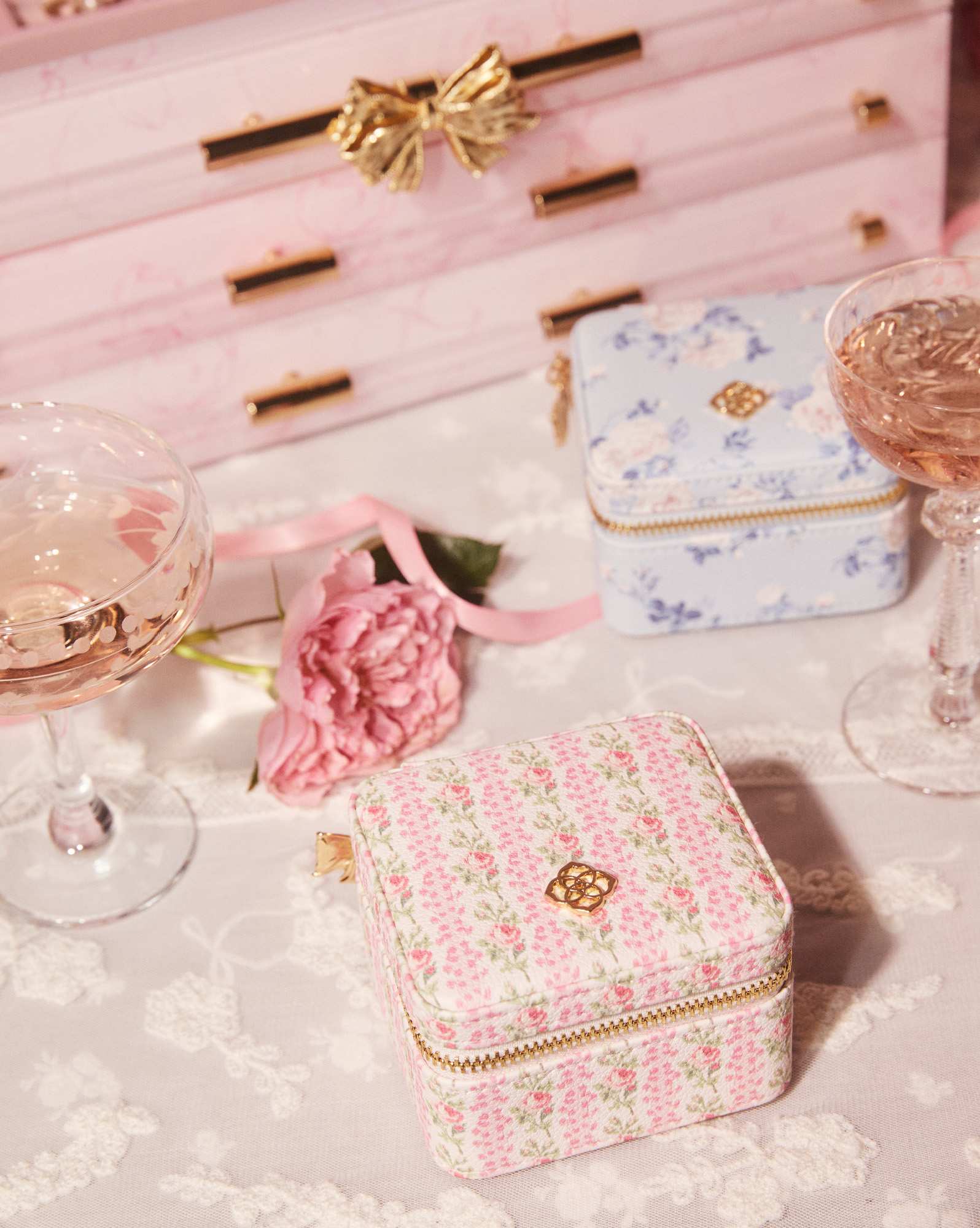 Kendra Scott x LoveShackFancy Small Zip Gold Jewelry Case 