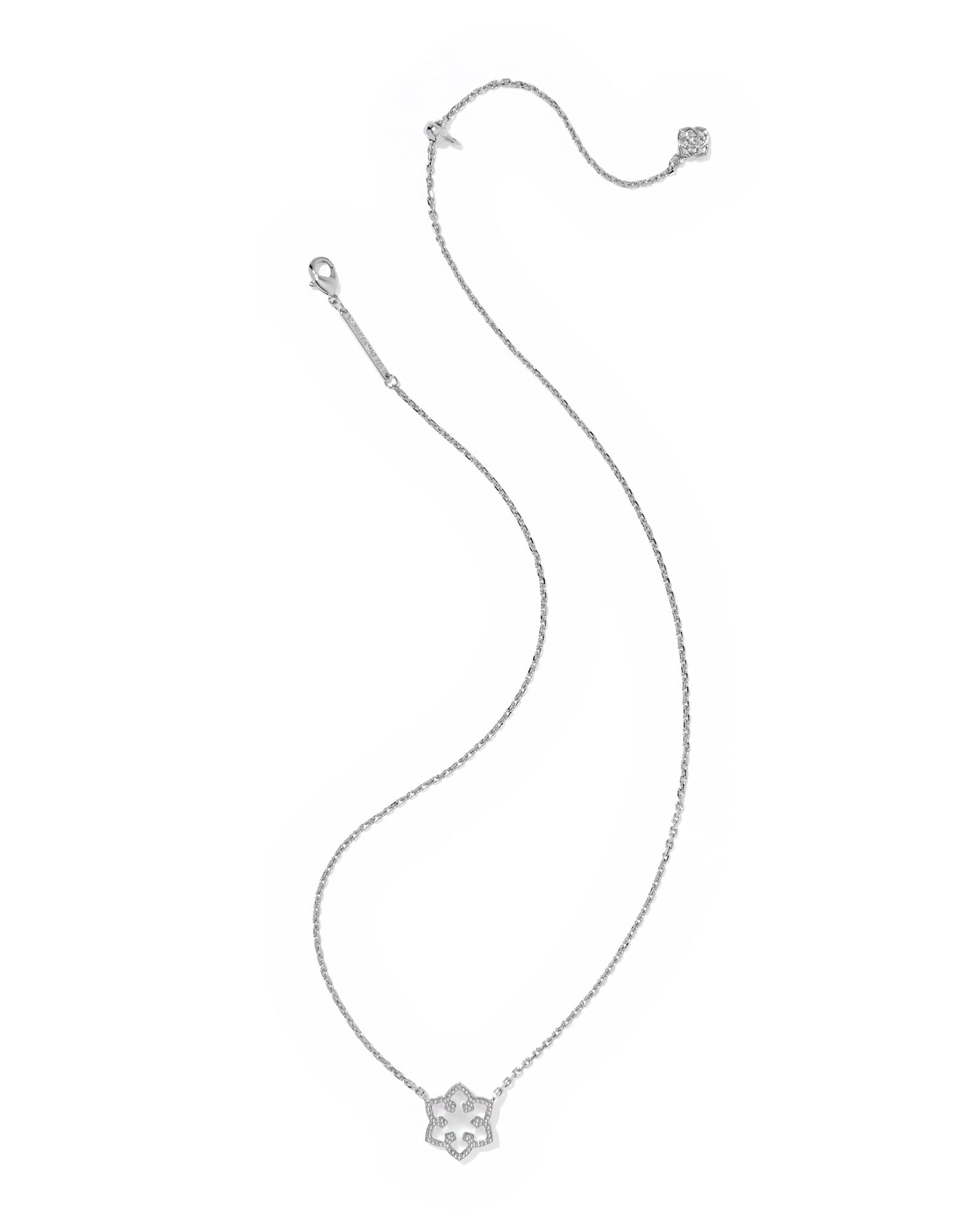 Snowflake Silver Short Pendant Necklace