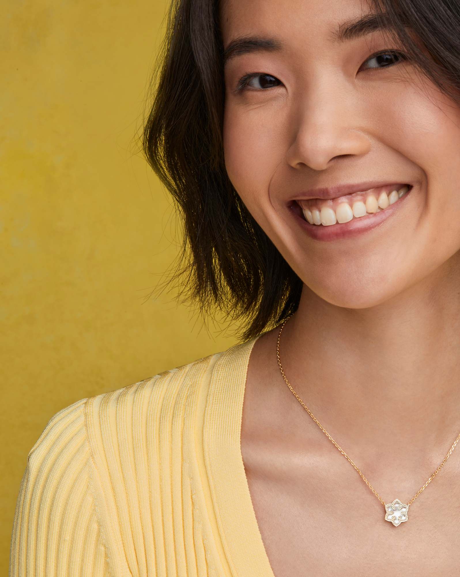 Snowflake Gold Short Pendant Necklace 