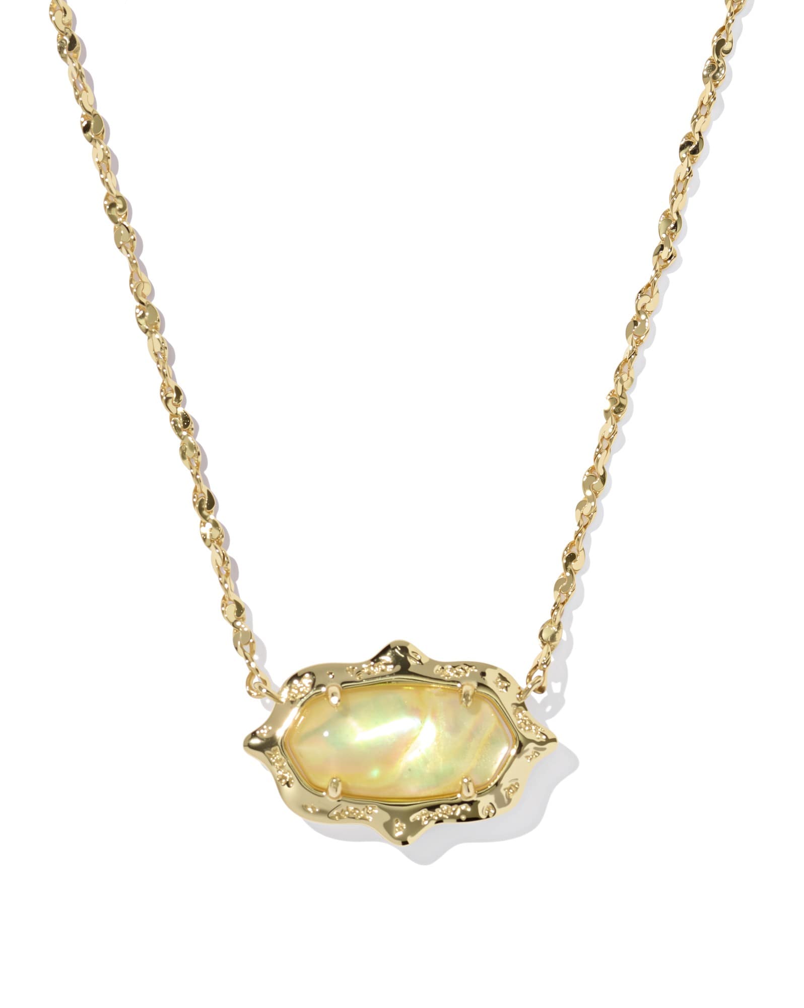 Elisa Scallop Frame Gold Short Pendant Necklace