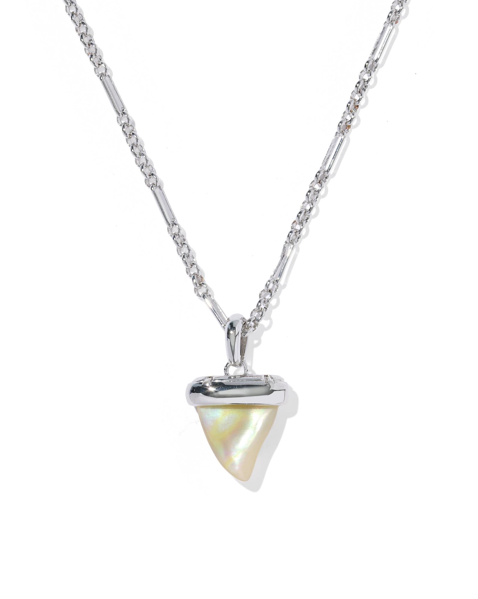 Oleana Silver Short Pendant Necklace 