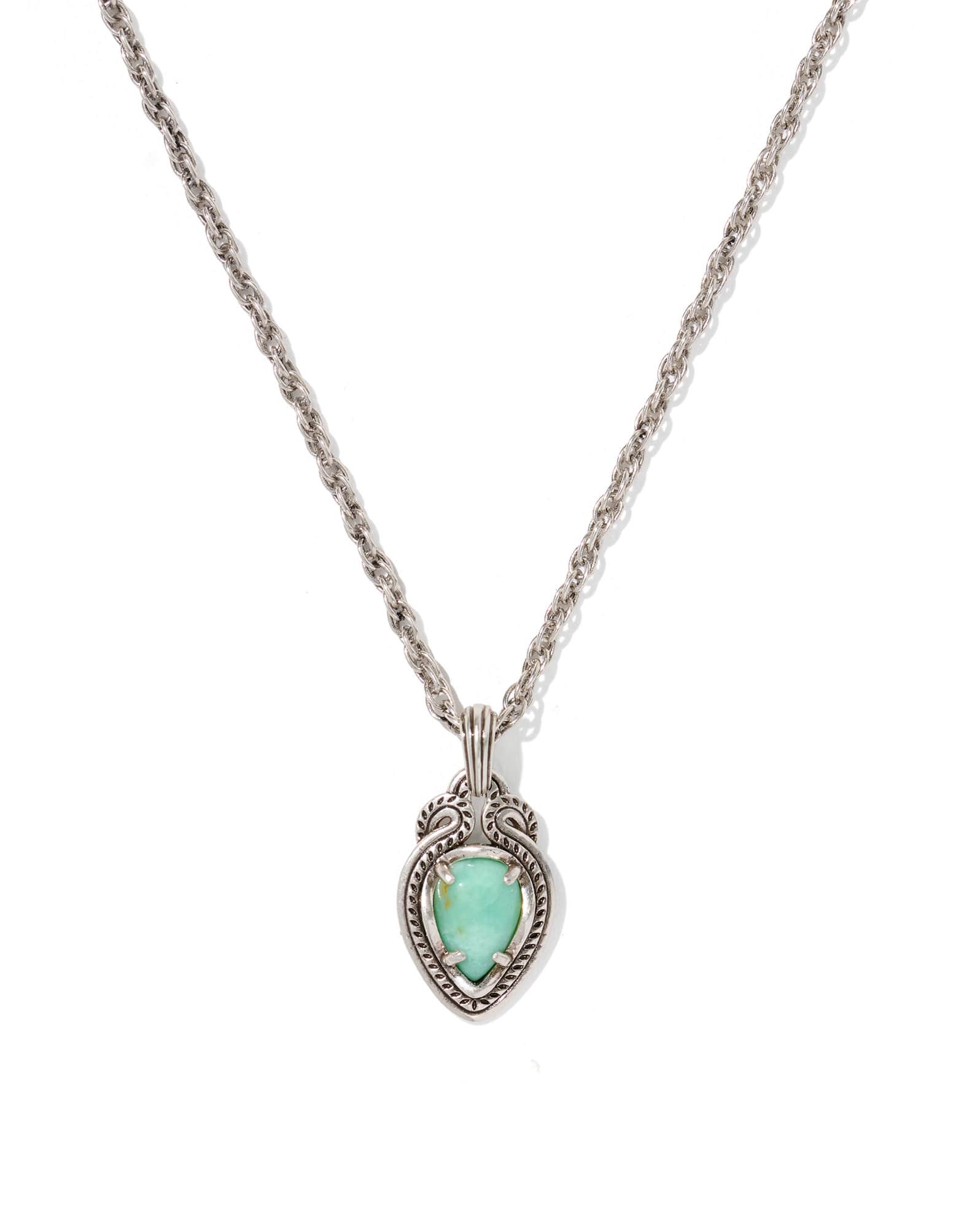 Tedi Vintage Silver Short Pendant Necklace