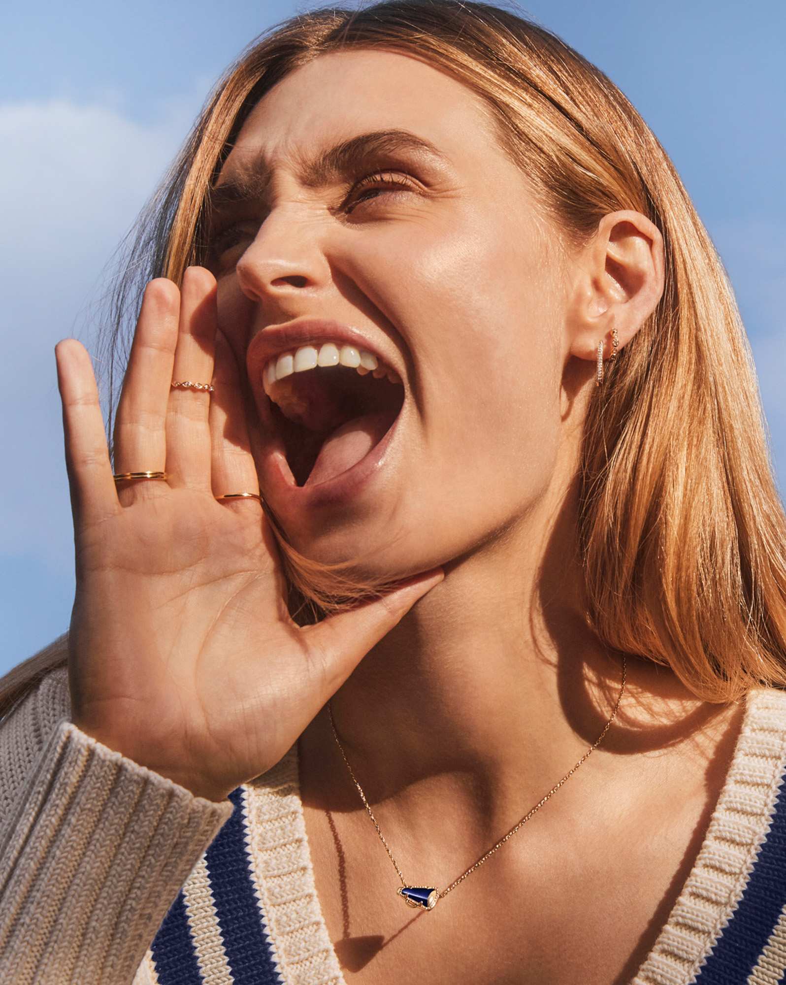 Cheer Gold Short Pendant Necklace