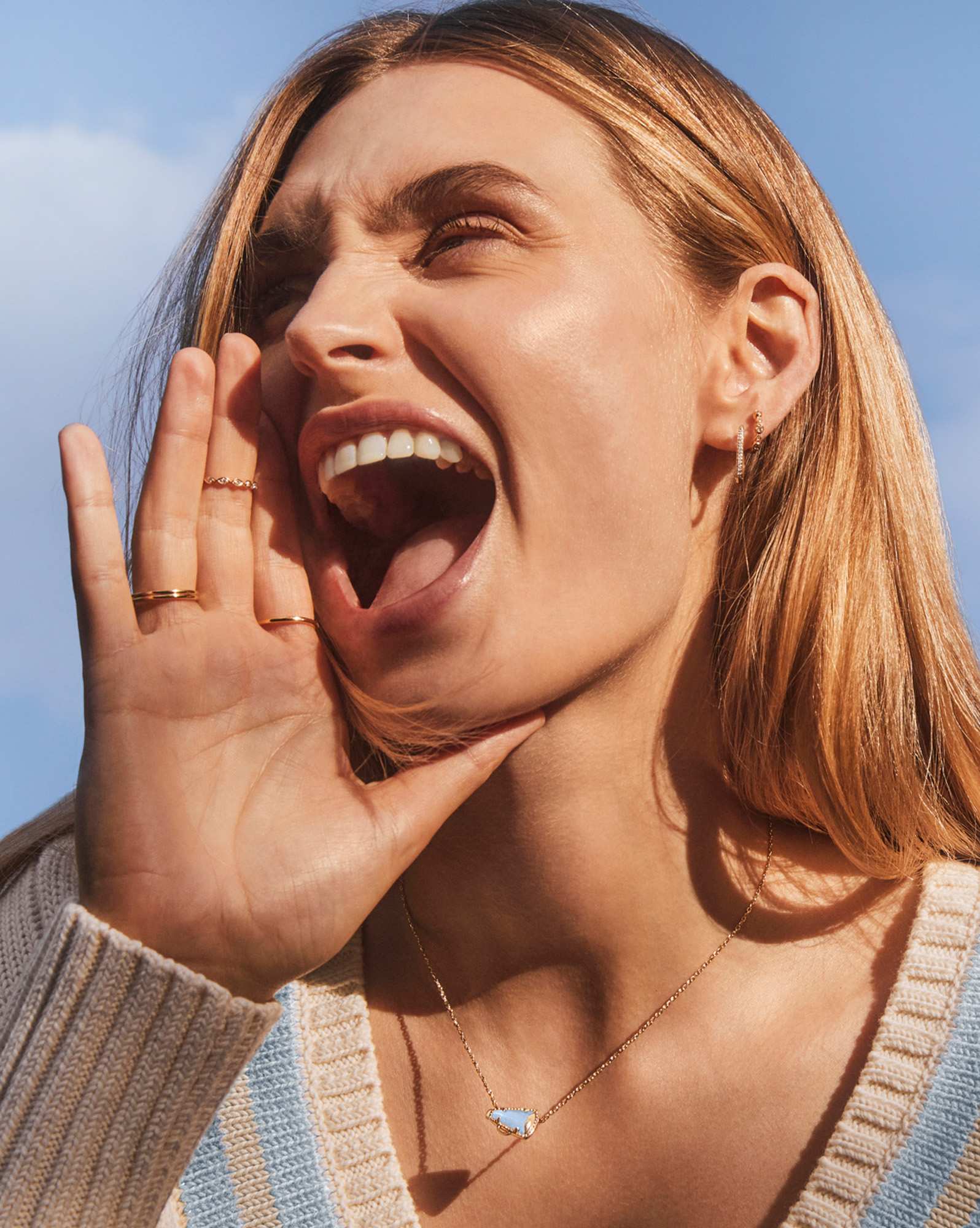 Cheer Gold Short Pendant Necklace