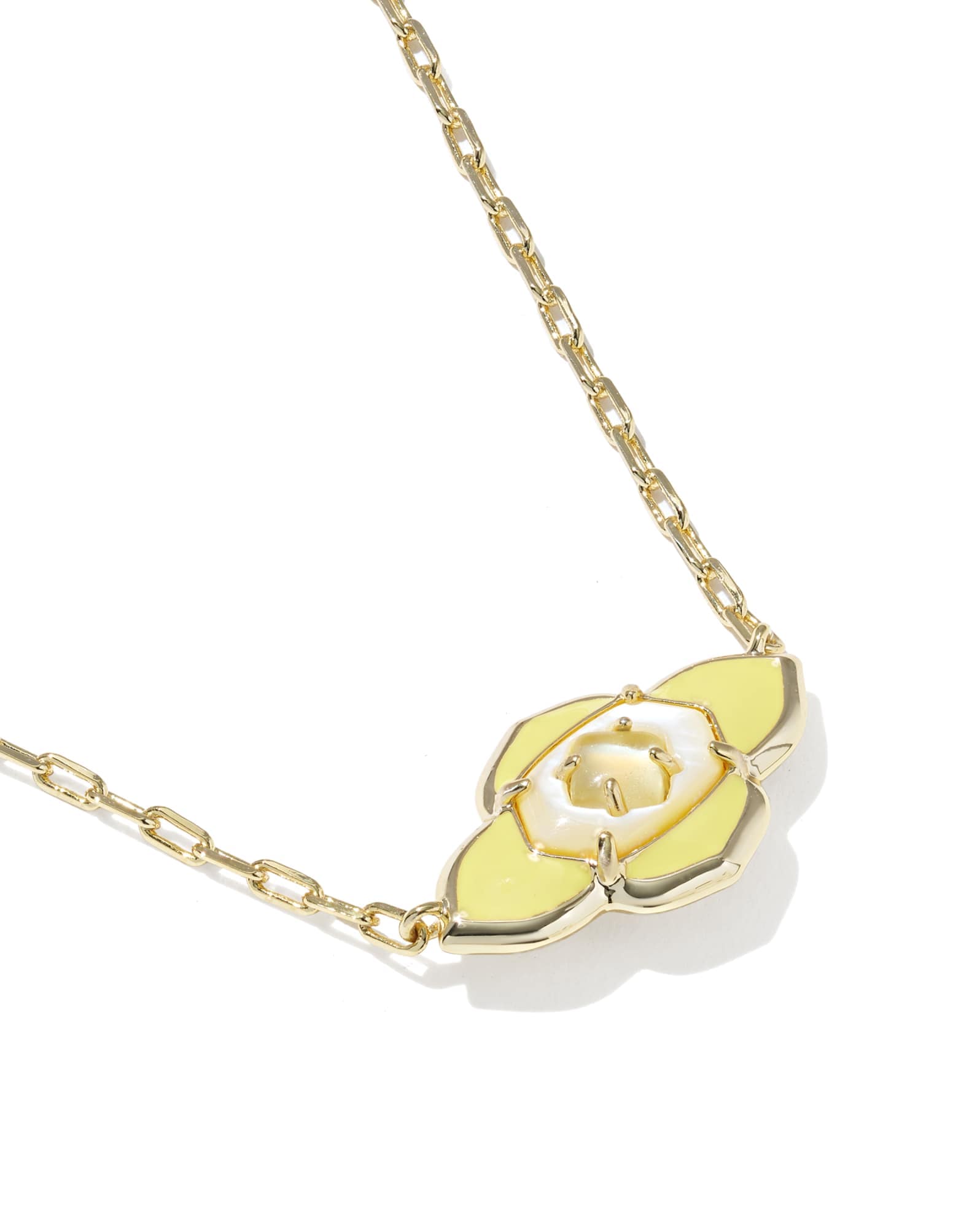 Abbie Medallion Gold Short Pendant Necklace