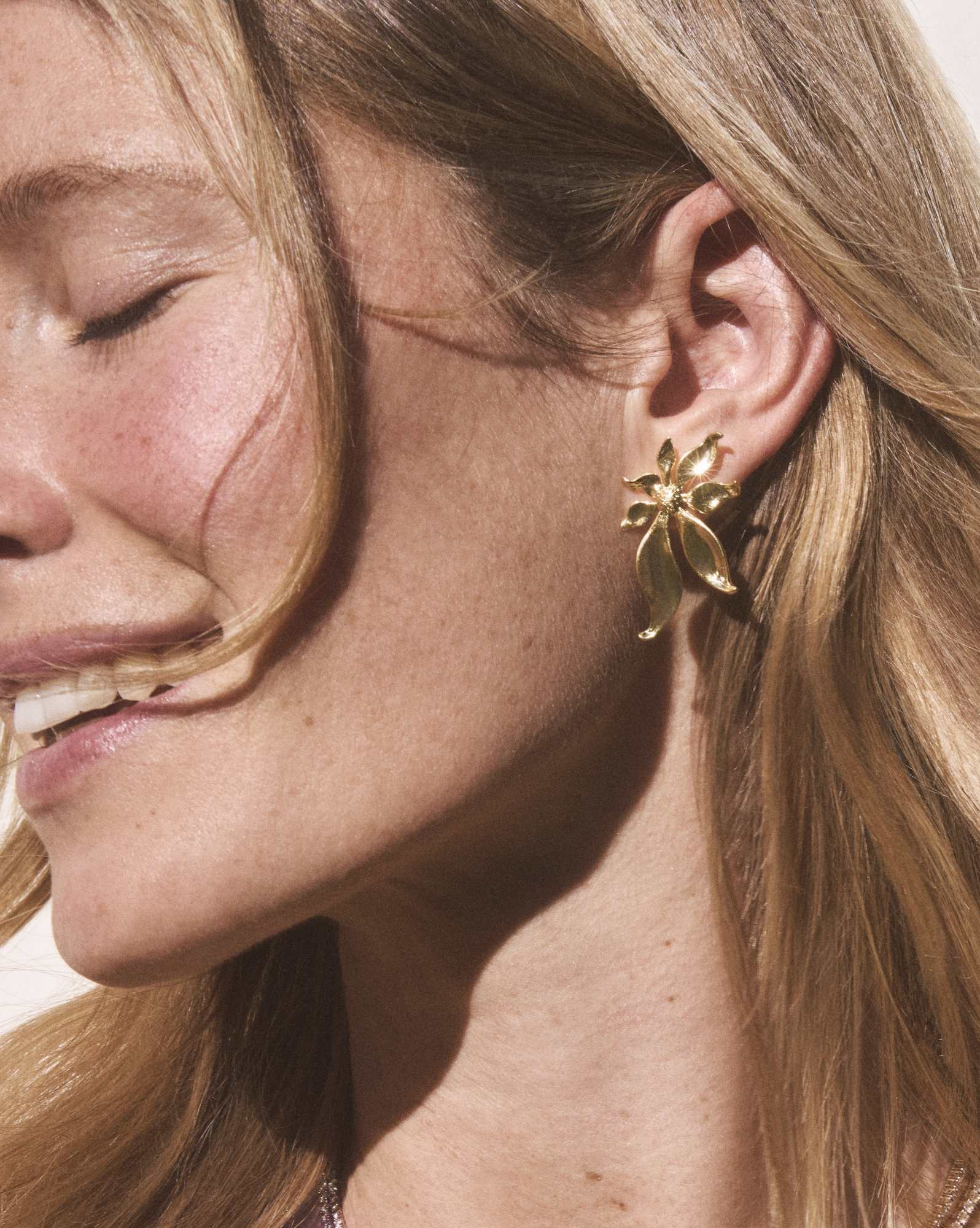 Anya Flower Gold Stud Earrings