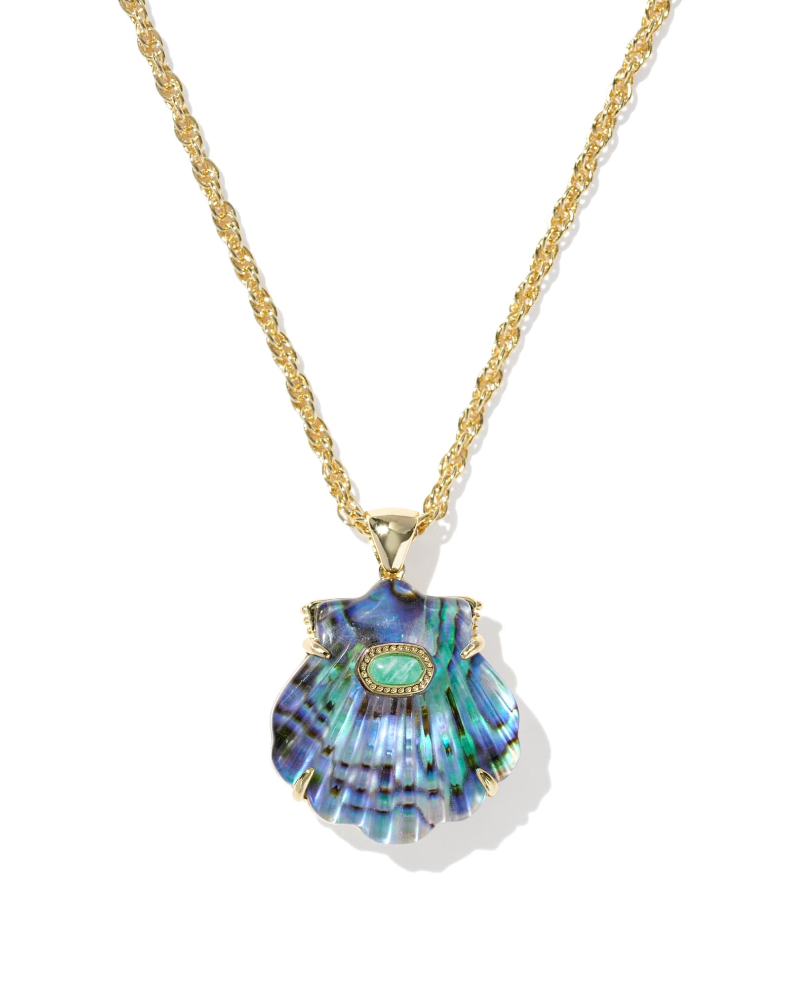 Lucia Shell Gold Short Pendant Necklace