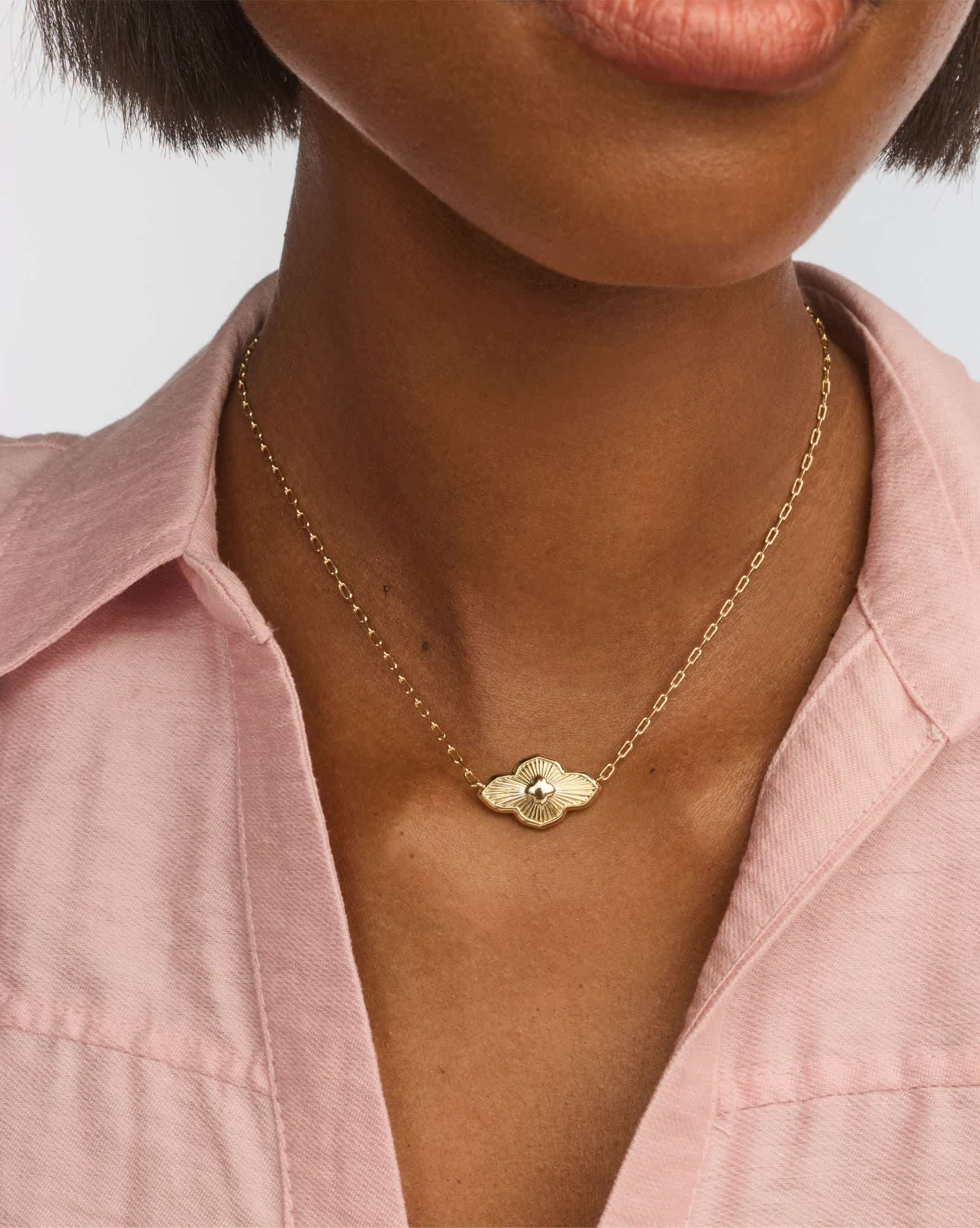 Abbie Medallion Gold Short Pendant Necklace