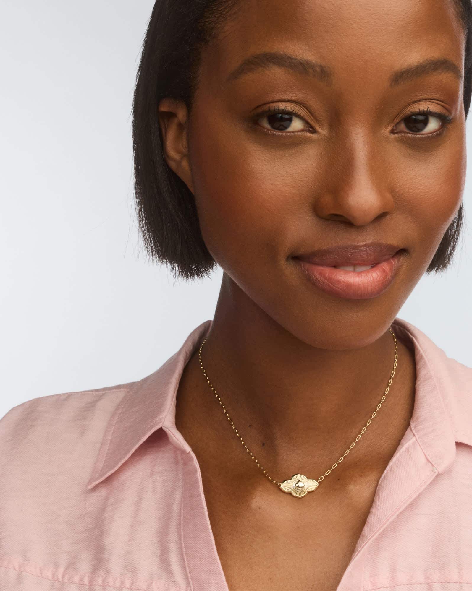 Abbie Medallion Gold Short Pendant Necklace