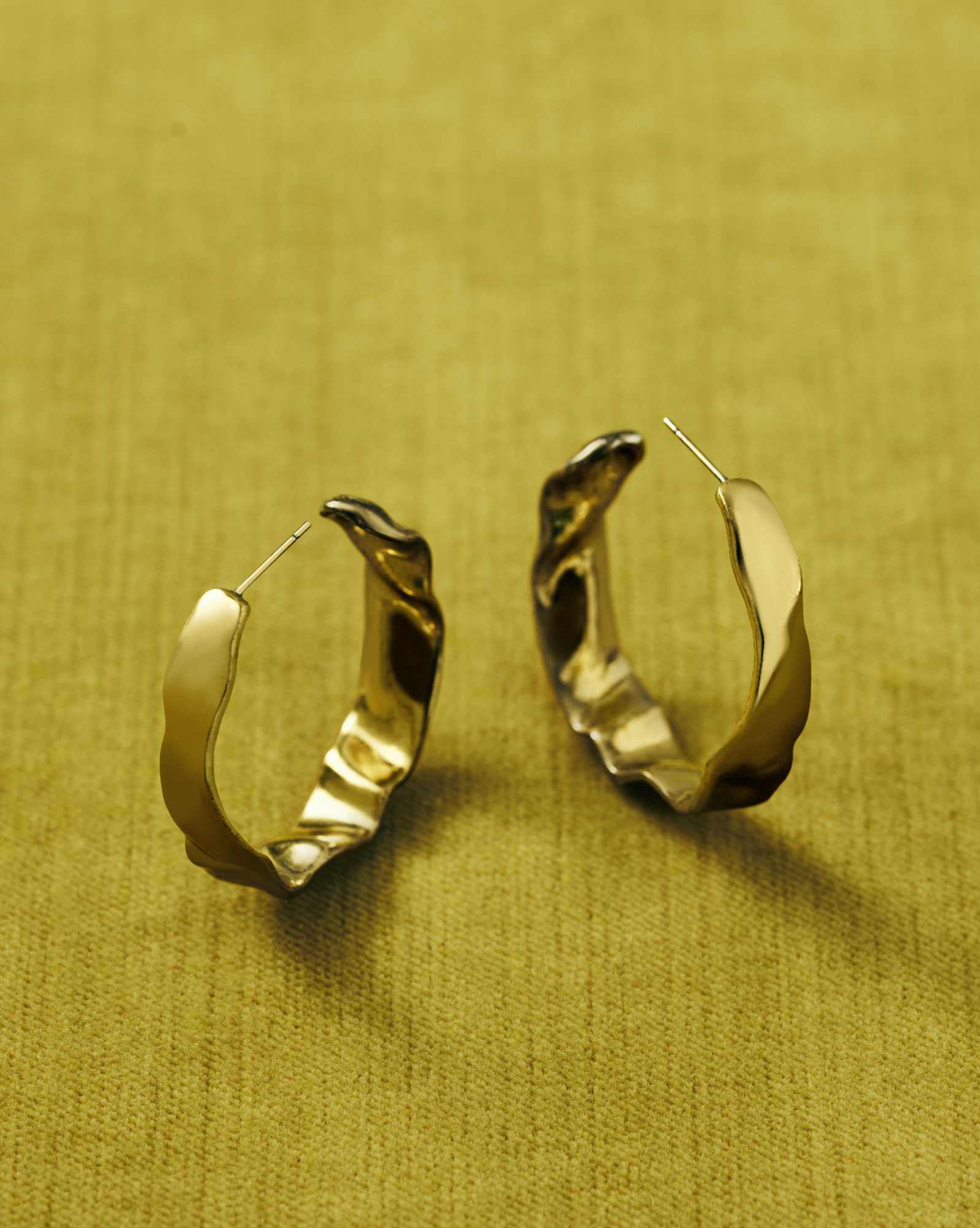 Holland Vintage Gold Hoop Earrings