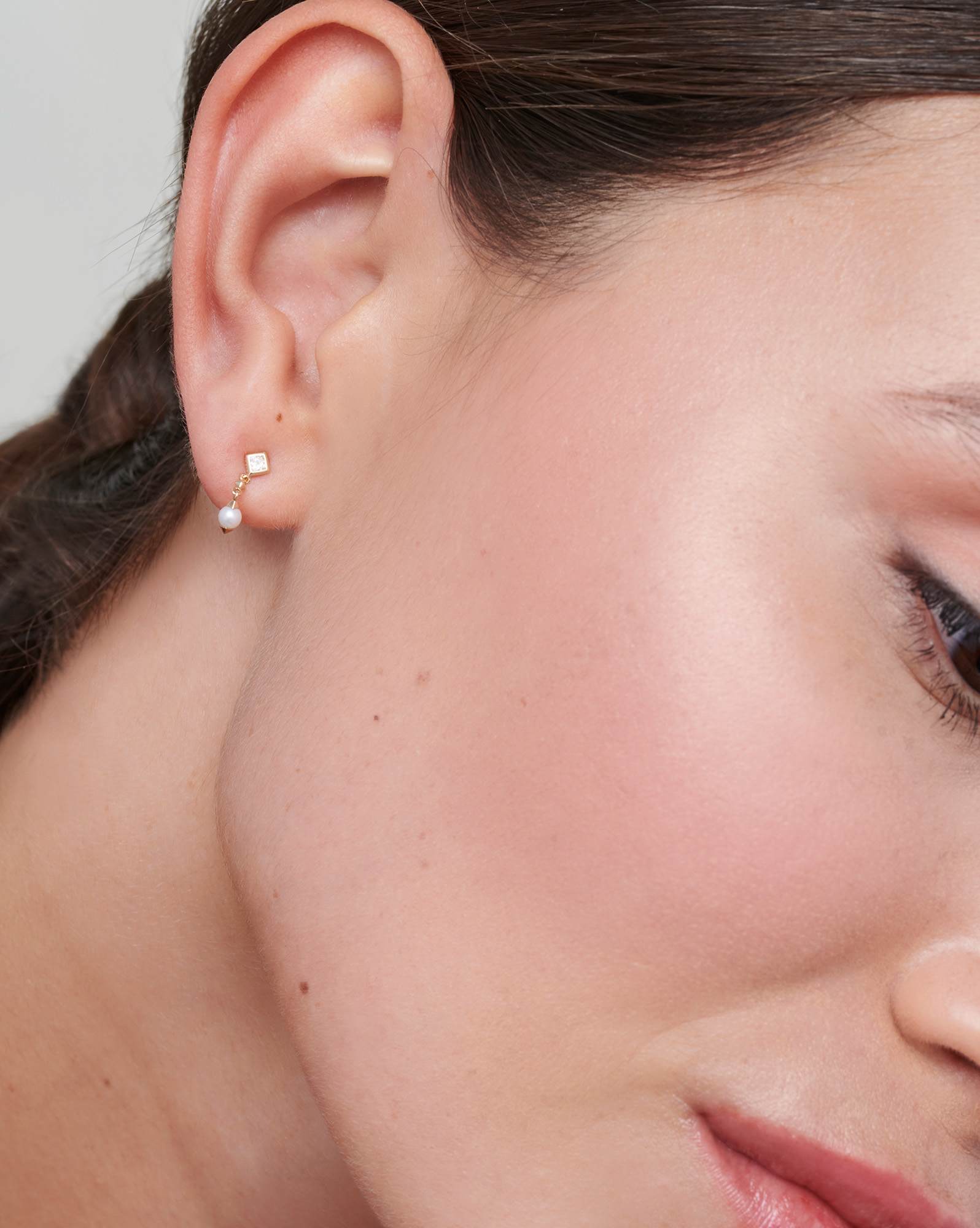 Michelle 14k Yellow Gold Drop Earrings in Freshwater Cultured Pearl