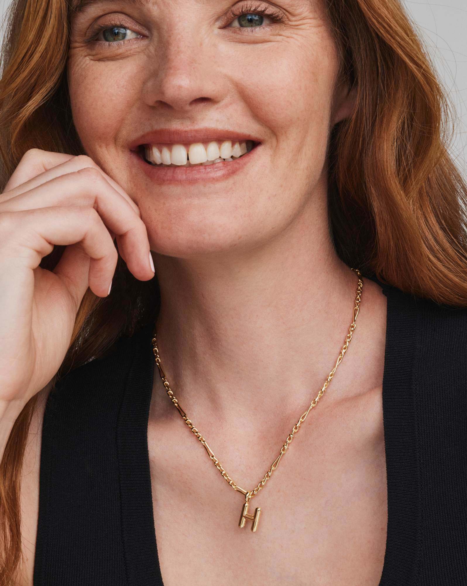 Bubble Letter H Gold Short Pendant Necklace