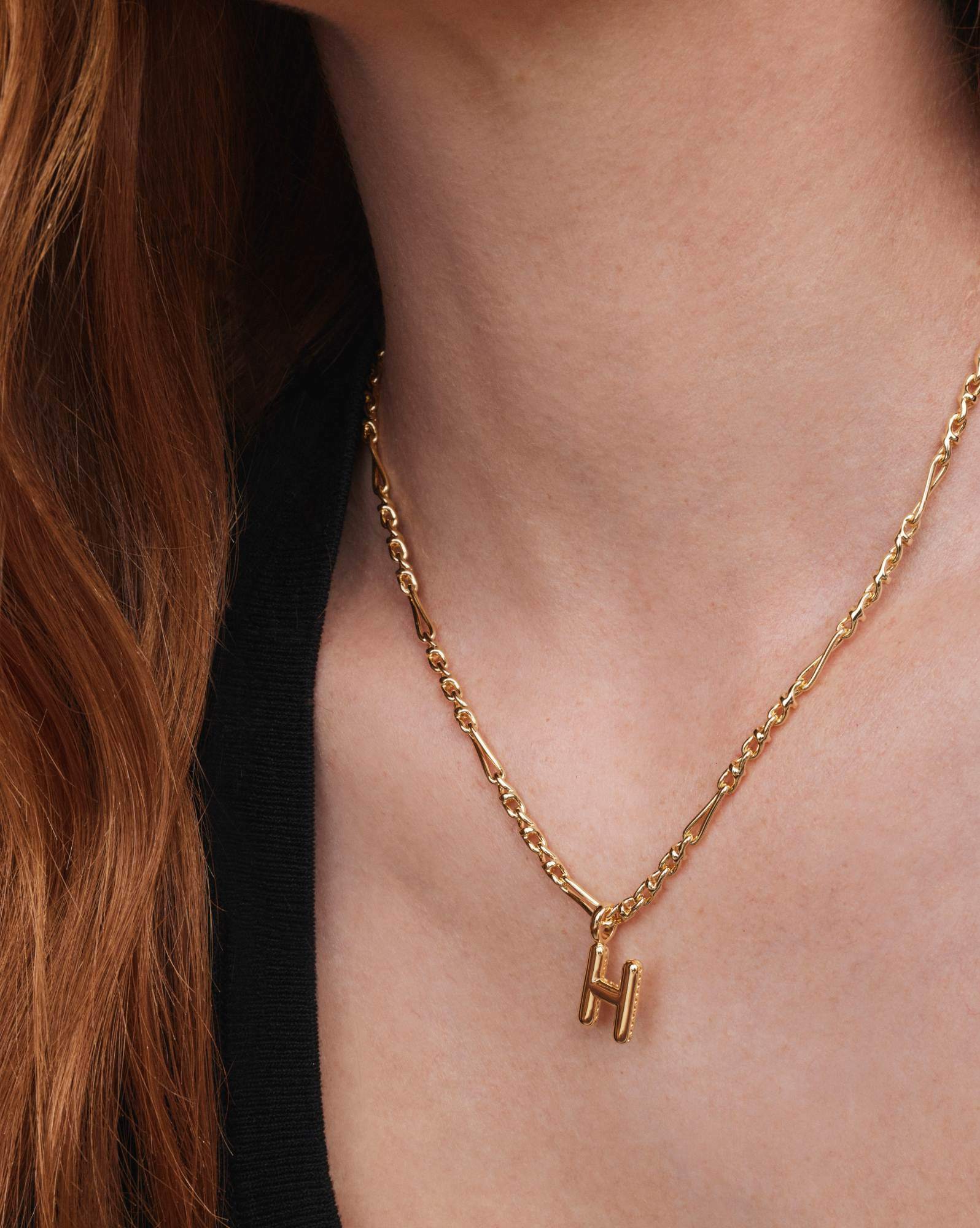 Bubble Letter H Gold Short Pendant Necklace