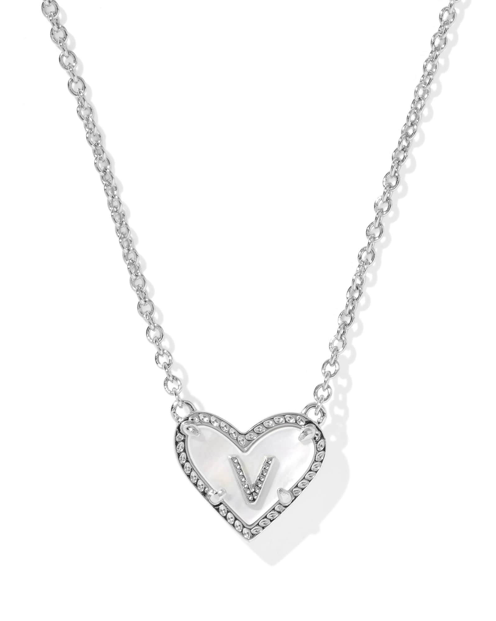 Ari Heart Letter V Silver Short Pendant Necklace