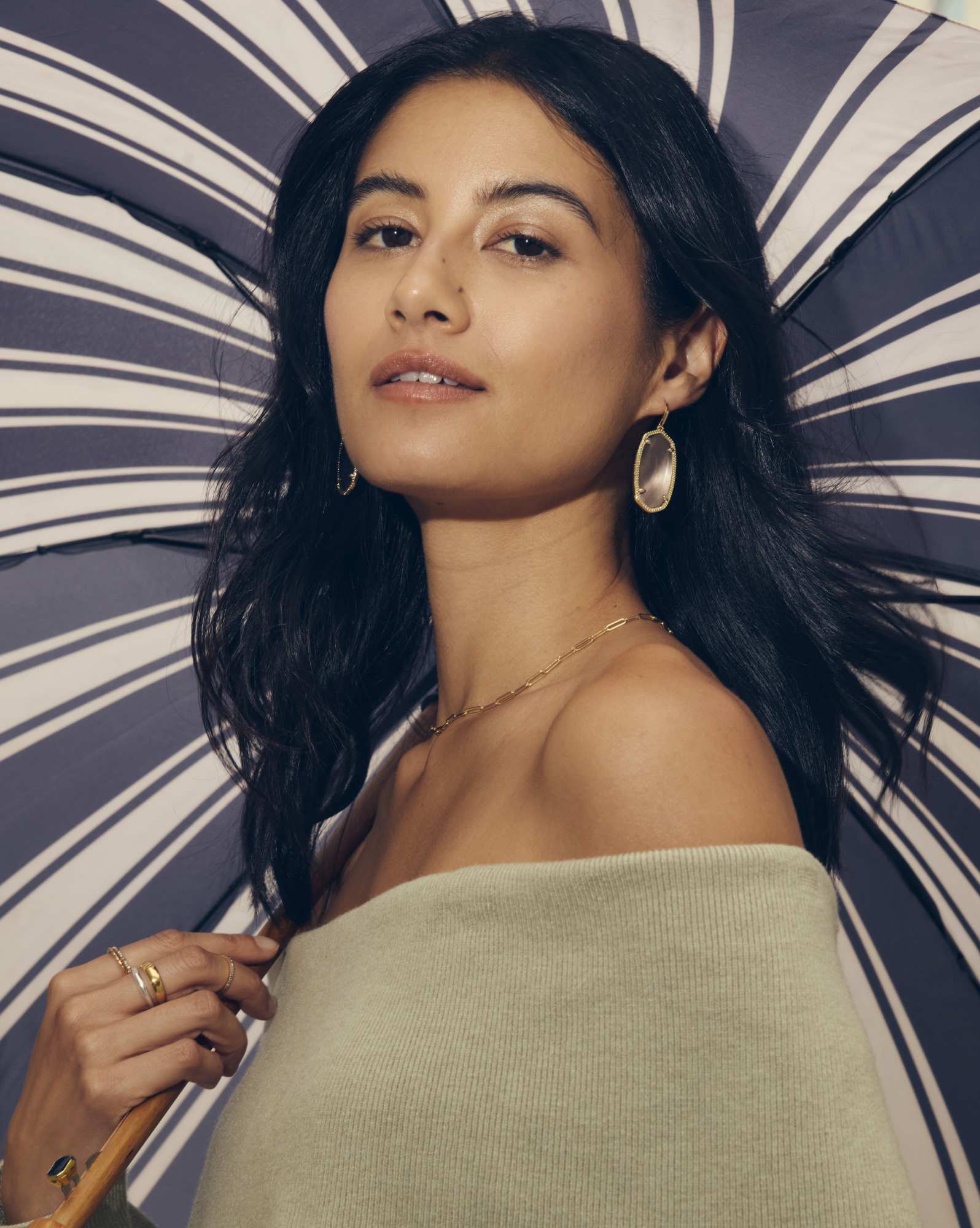 Elle Gold Drop Earrings
