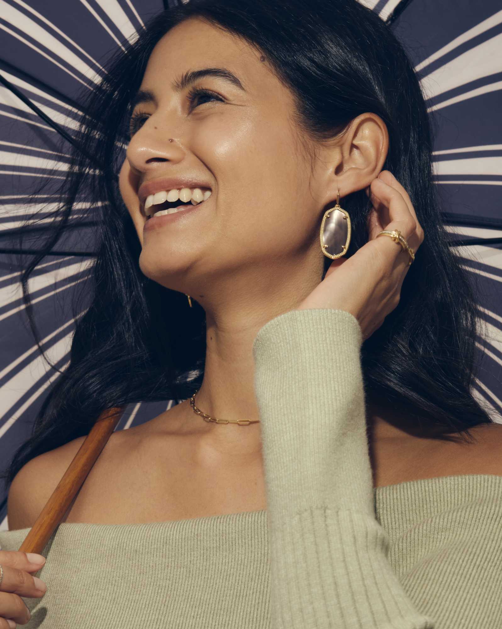 Elle Gold Drop Earrings