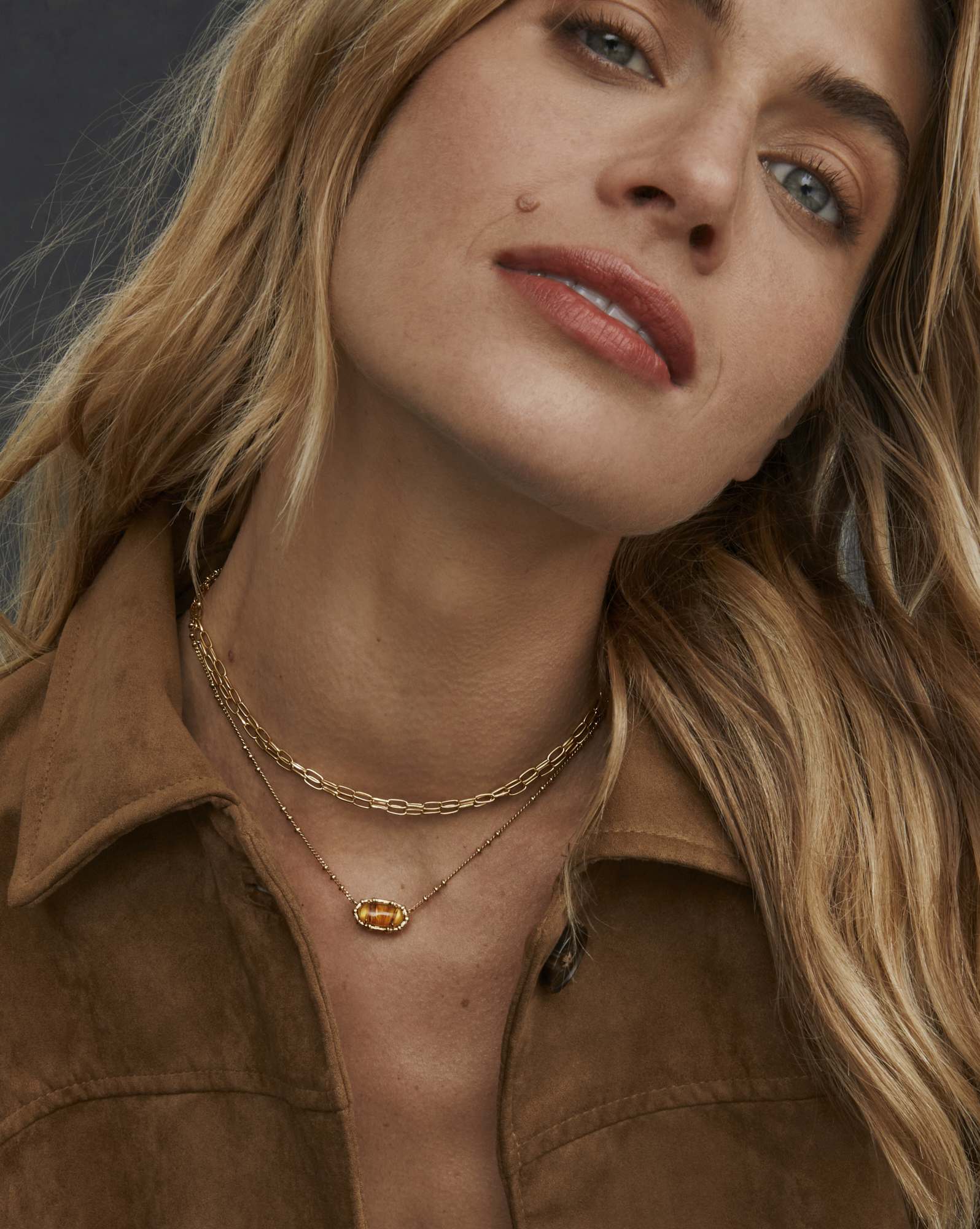 Elisa Vintage Gold Bamboo Frame Short Pendant Necklace in Marbled Amber Illusion