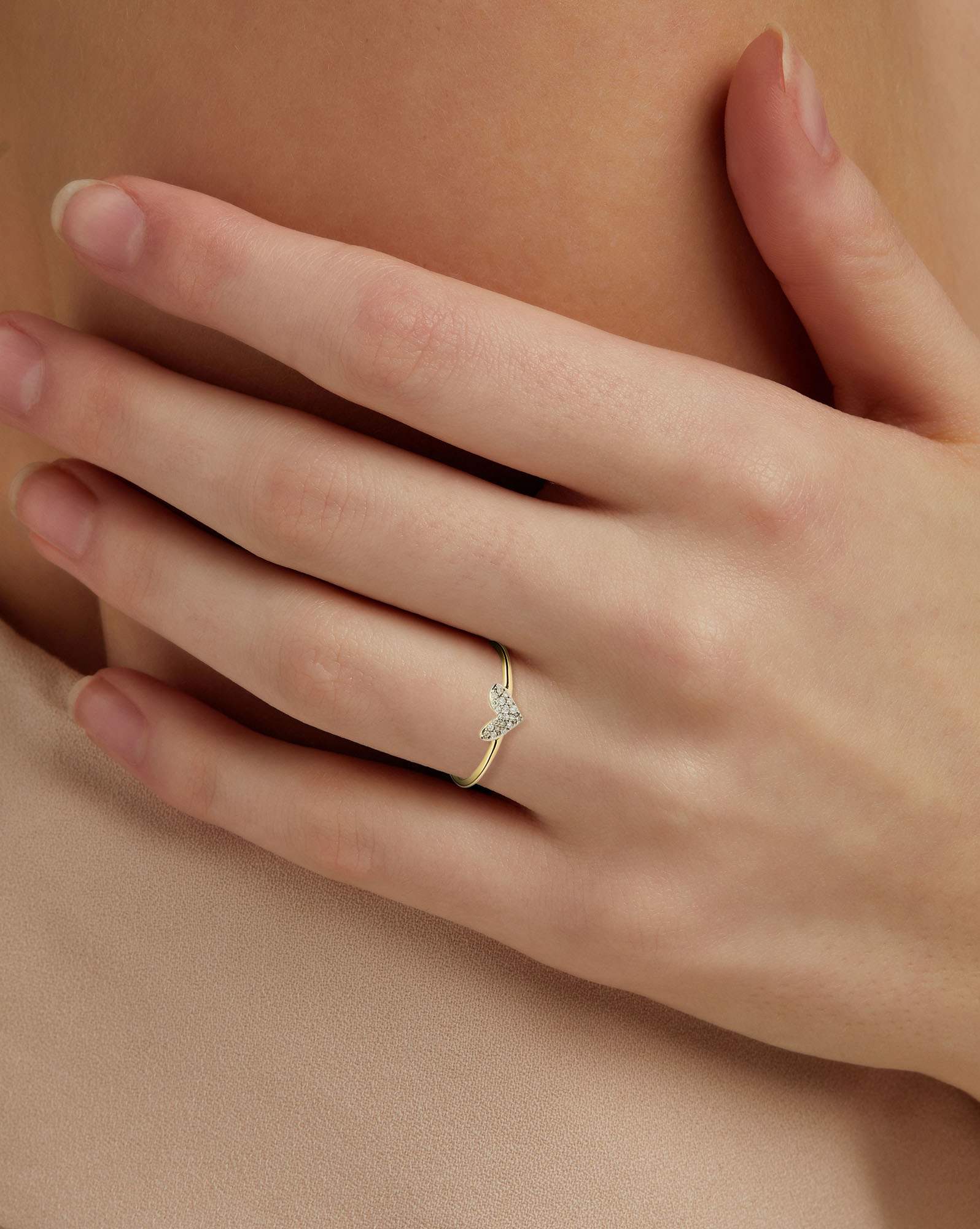 Heart 14k Yellow Gold Band Ring in White Diamond 