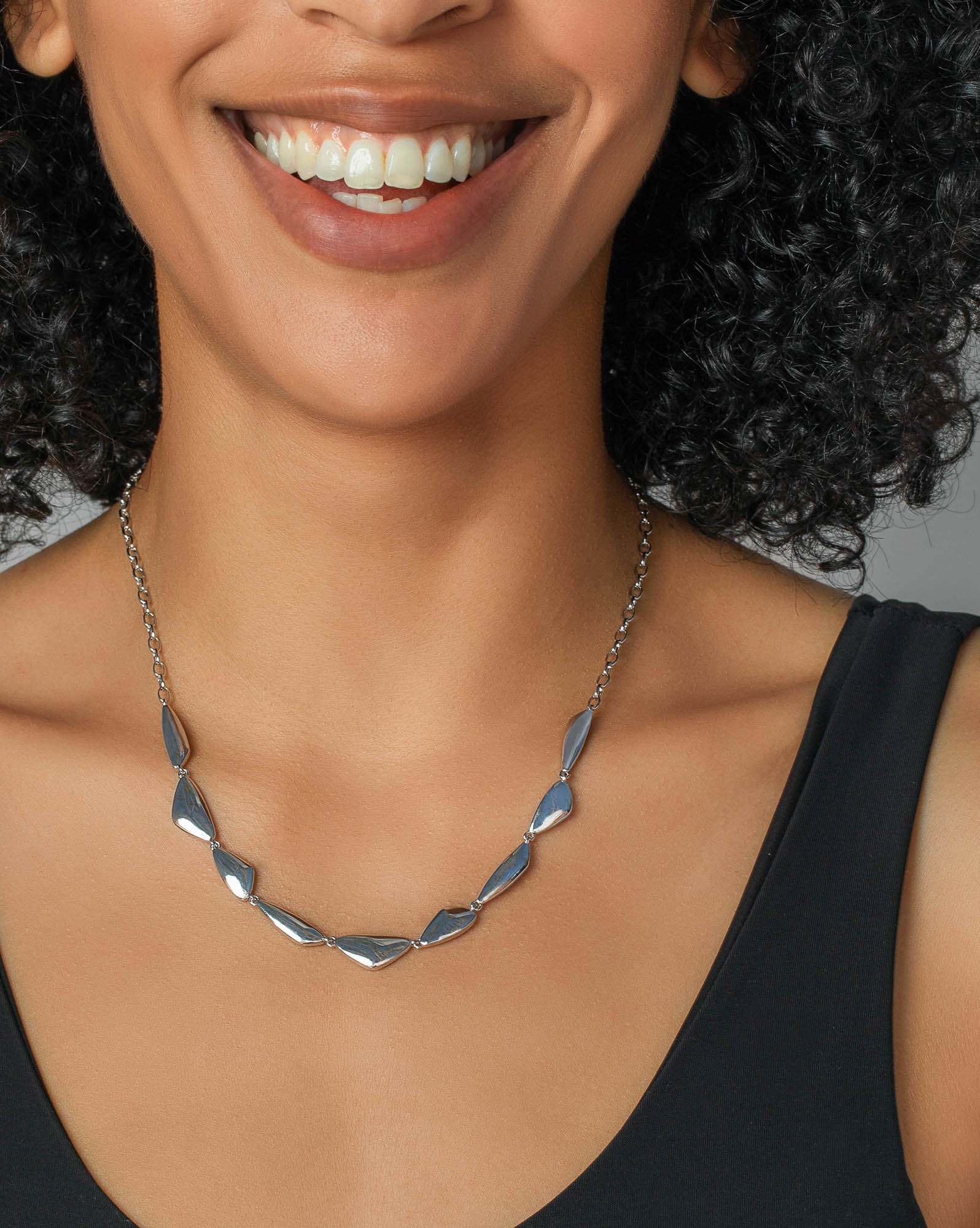 Kira Collar Necklace in