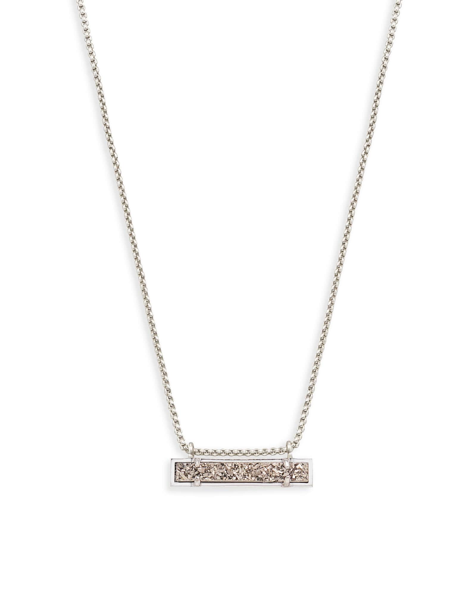 Leanor Pendant Necklace in Silver