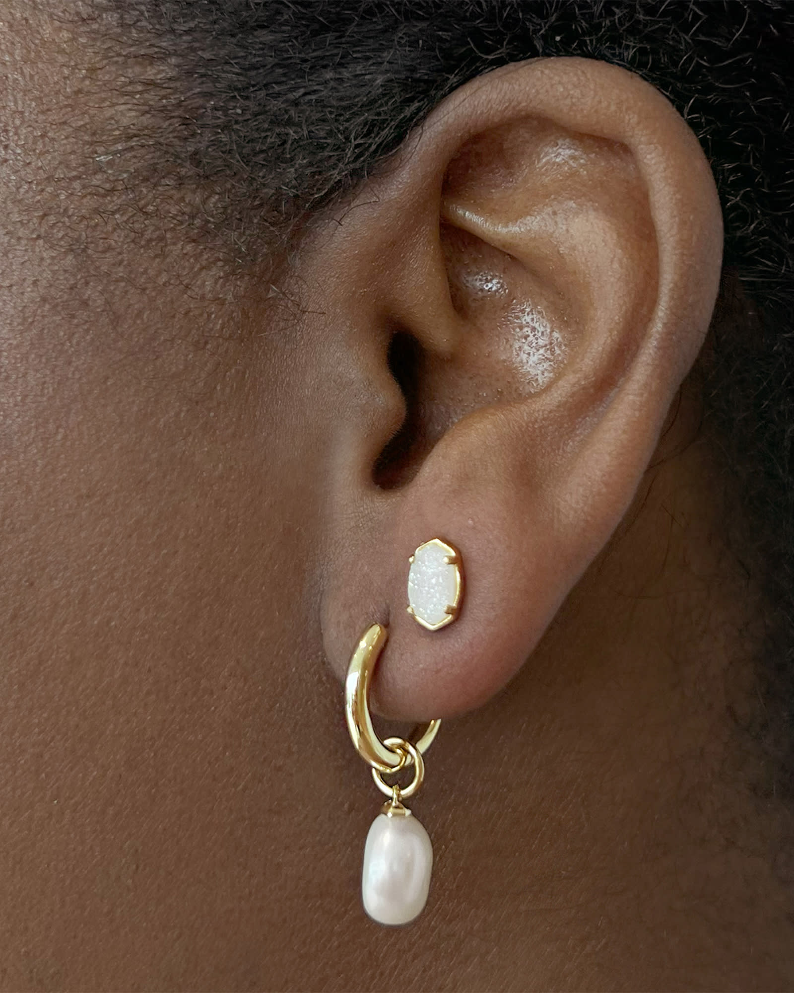 Kendra-Scott-Emilie-Stud-Earring-Iridescent-Drusy-Gold-00
