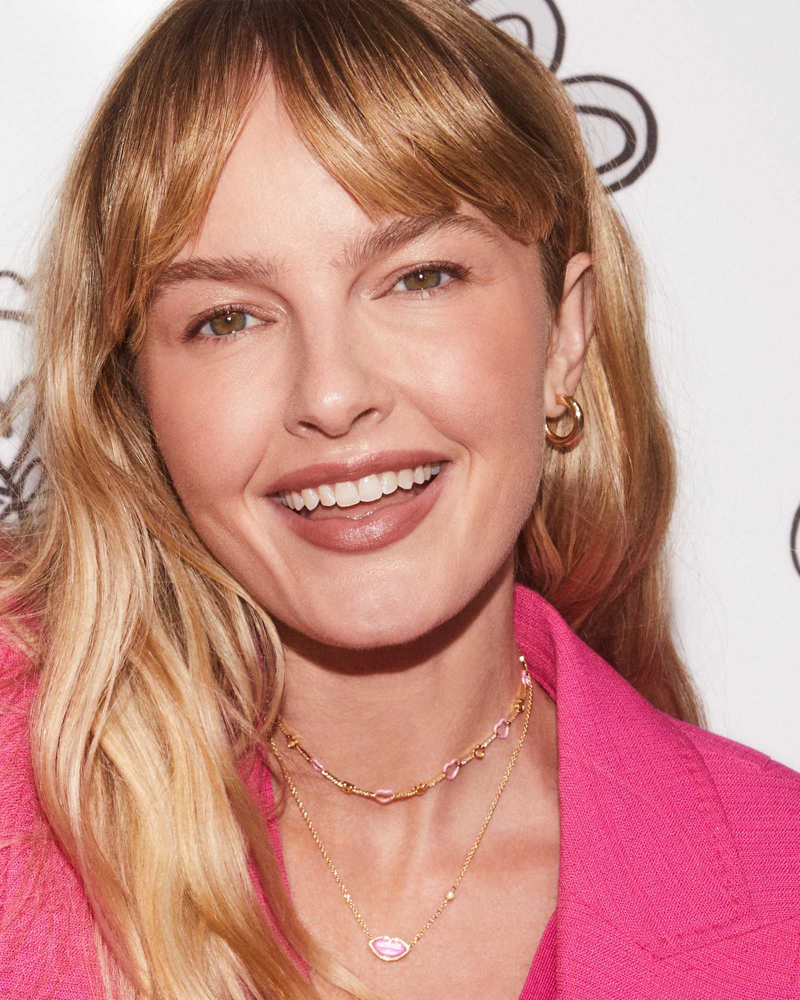 Kendra-Scott-Lips-Pendant-Necklace-Hot-Pink-Mop-Gold-01