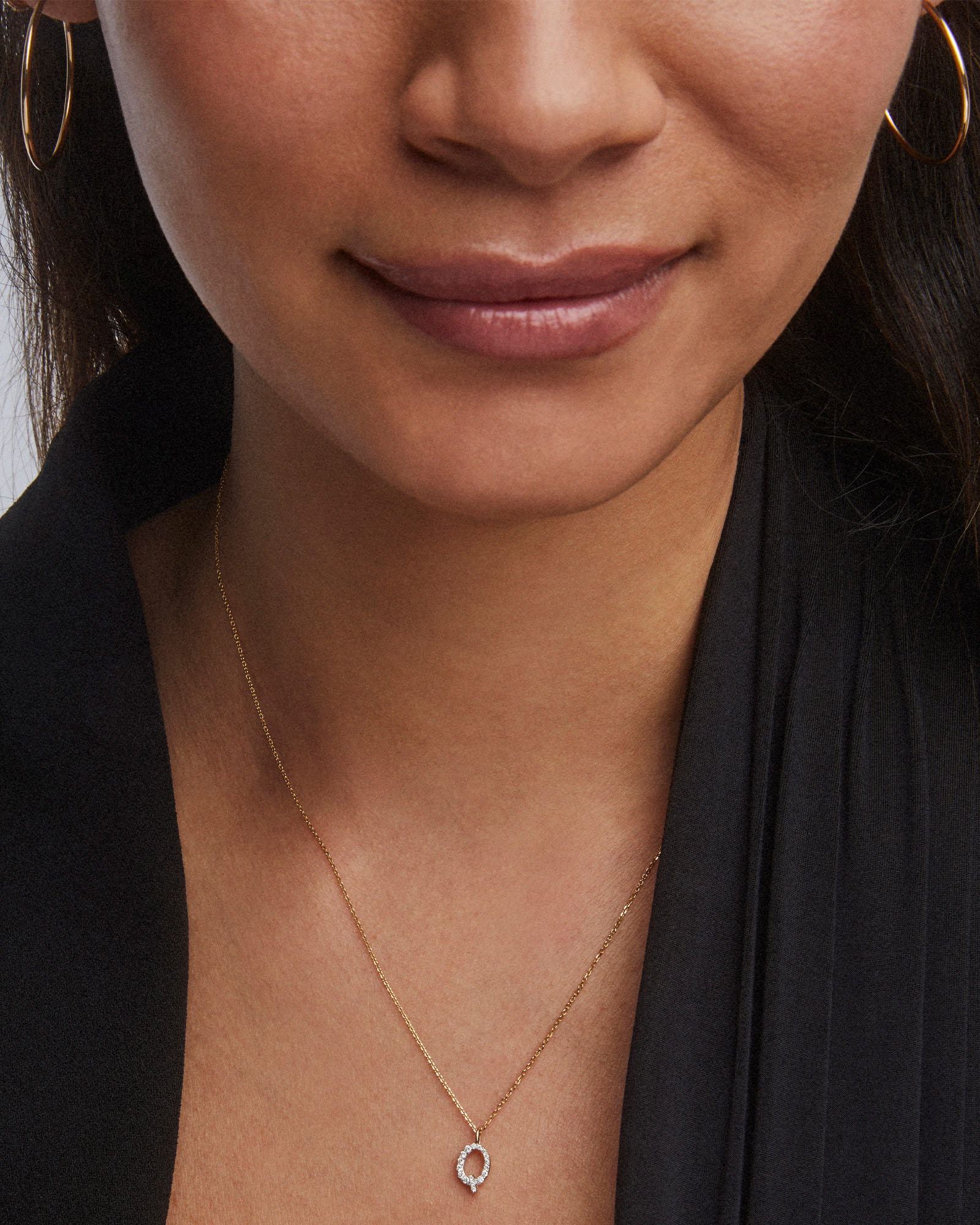 Kendra-Scott-Letter-Q-Pendant-Necklace-14k-Yellow-White-Diamond-00