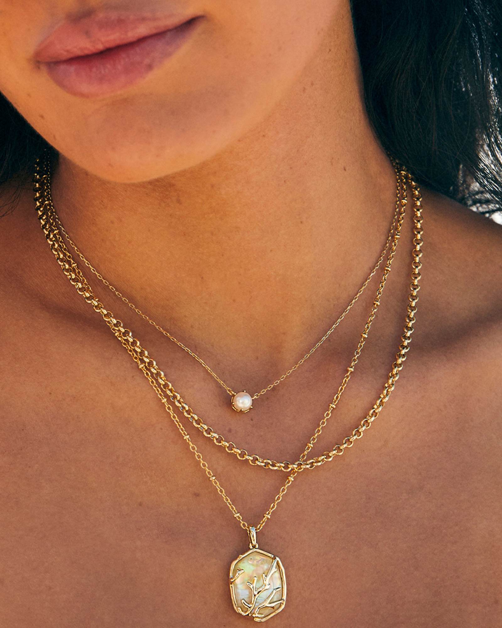 Kendra-Scott-Daphne-Coral-Frame-Multi-Strand-Necklace-Iridescent-Abalone-Gold-00