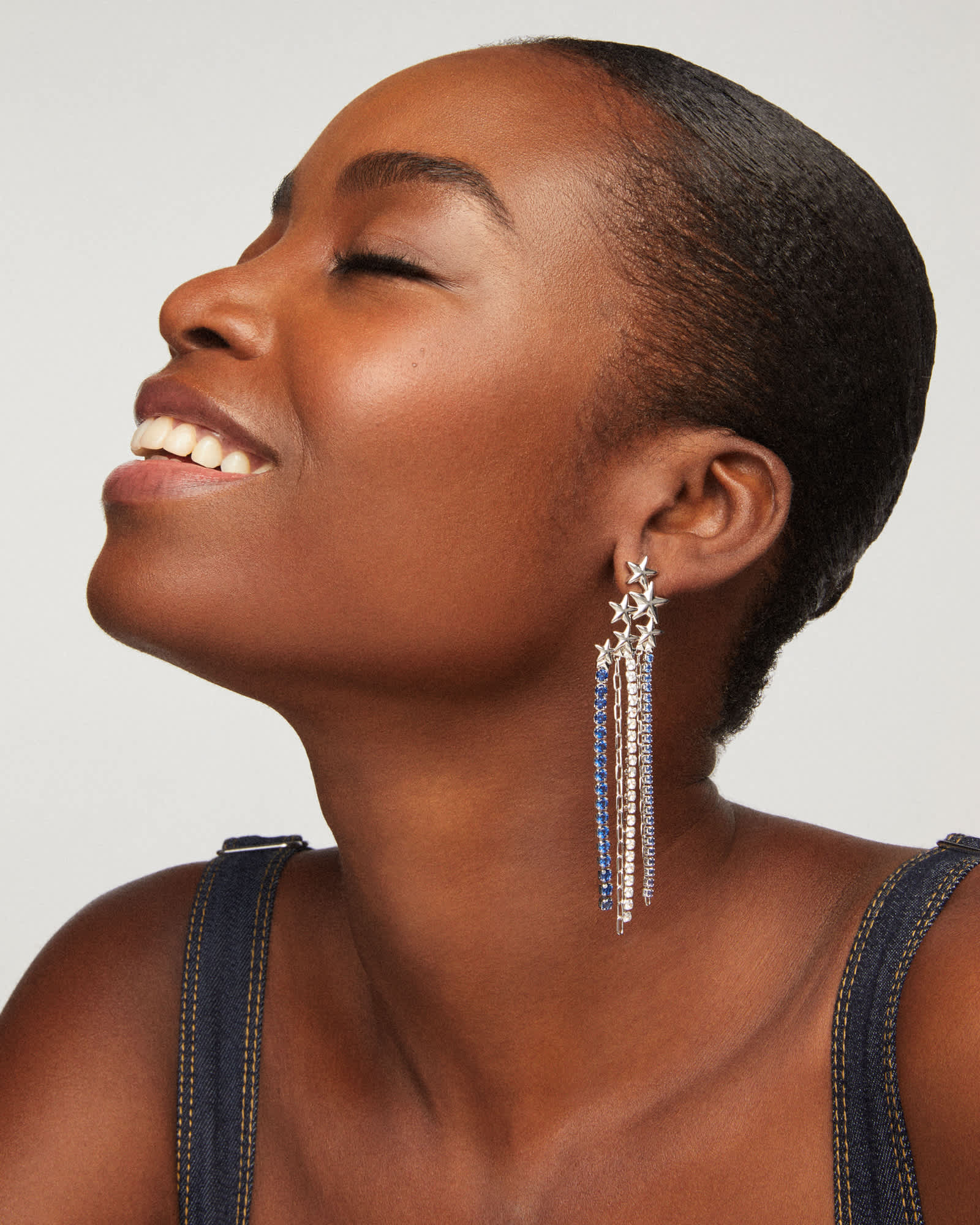 Kendra-Scott-Cassidy-Statement-Earrings-White-Navy-Crystal-Rhodium-02