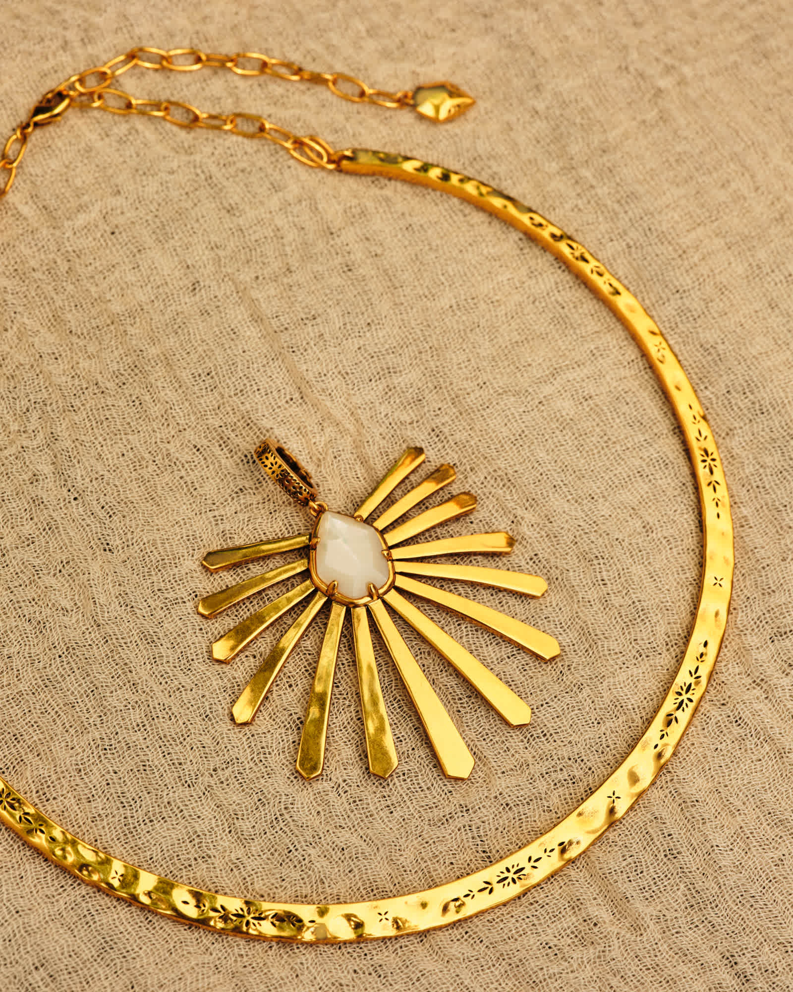 Yellow-Rose-Starla-Collar-Necklace-Ivory-Mop-Vintage-Gold-02