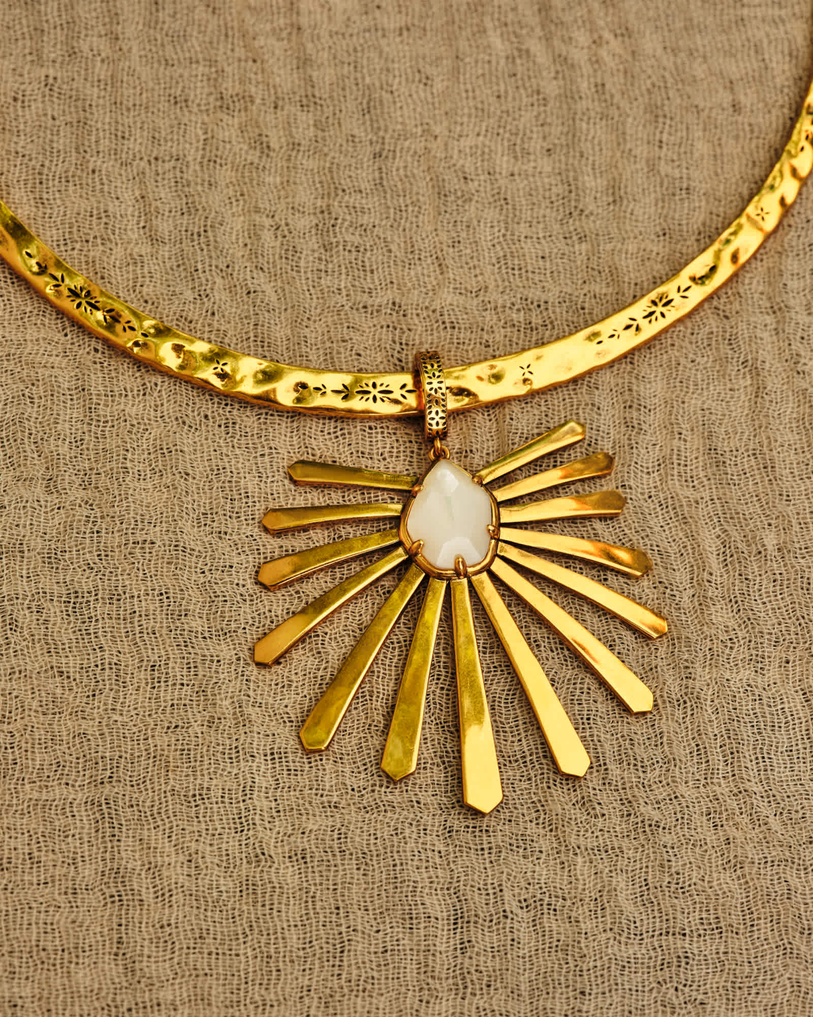 Yellow-Rose-Starla-Collar-Necklace-Ivory-Mop-Vintage-Gold-03