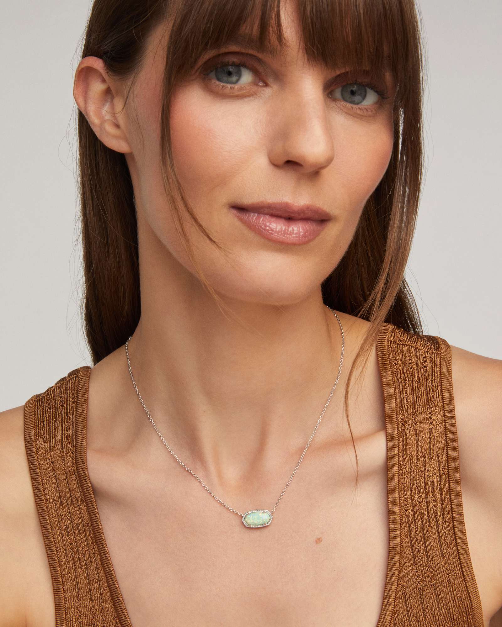 Kendra-Scott-Elisa-Pendant-Necklace-Rhodium-Green-Kyocera-Opal-01