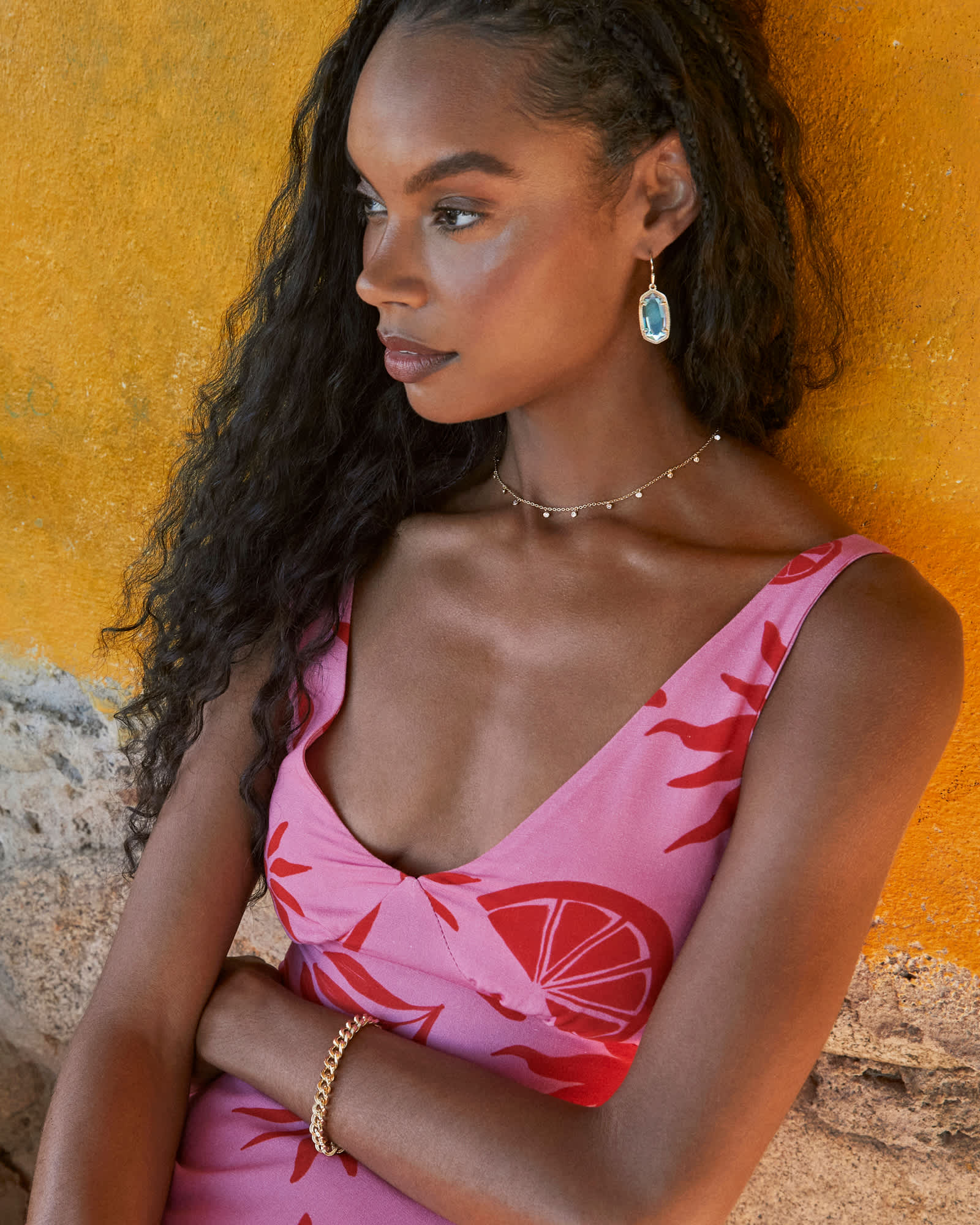 Kendra-Scott-Dani-Drop-Earrings-Dichroic-Glass-Gold-02
