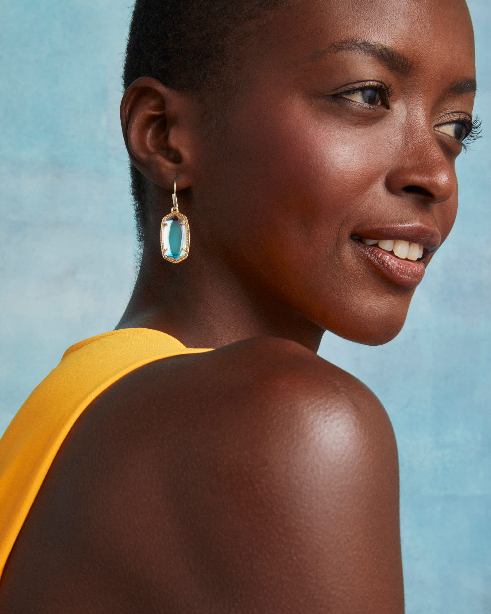Kendra-Scott-Dani-Drop-Earrings-Drichroic-Glass-Gold-03