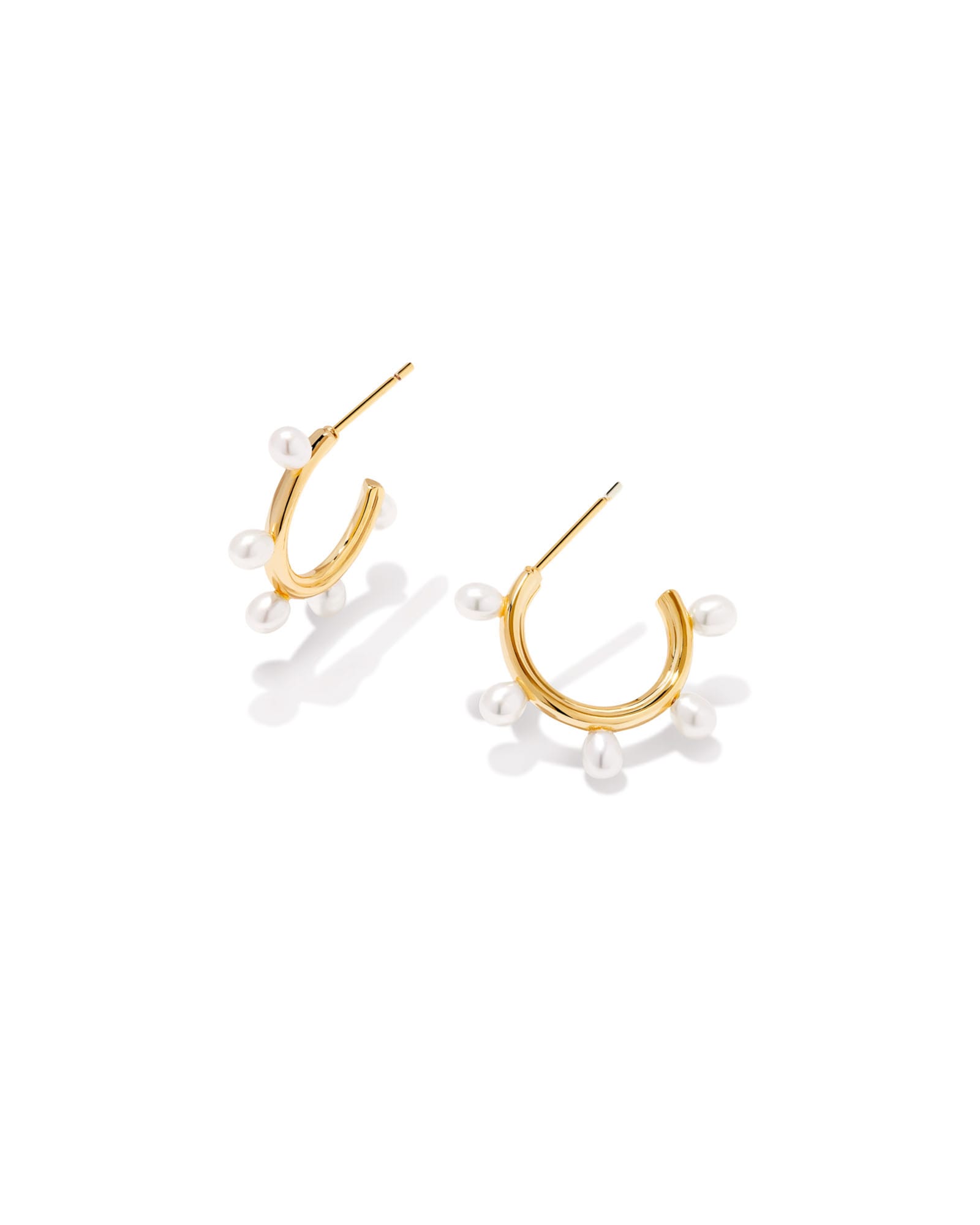 Kendra Scott Leighton Gold Huggie Earrings in White | Pearl