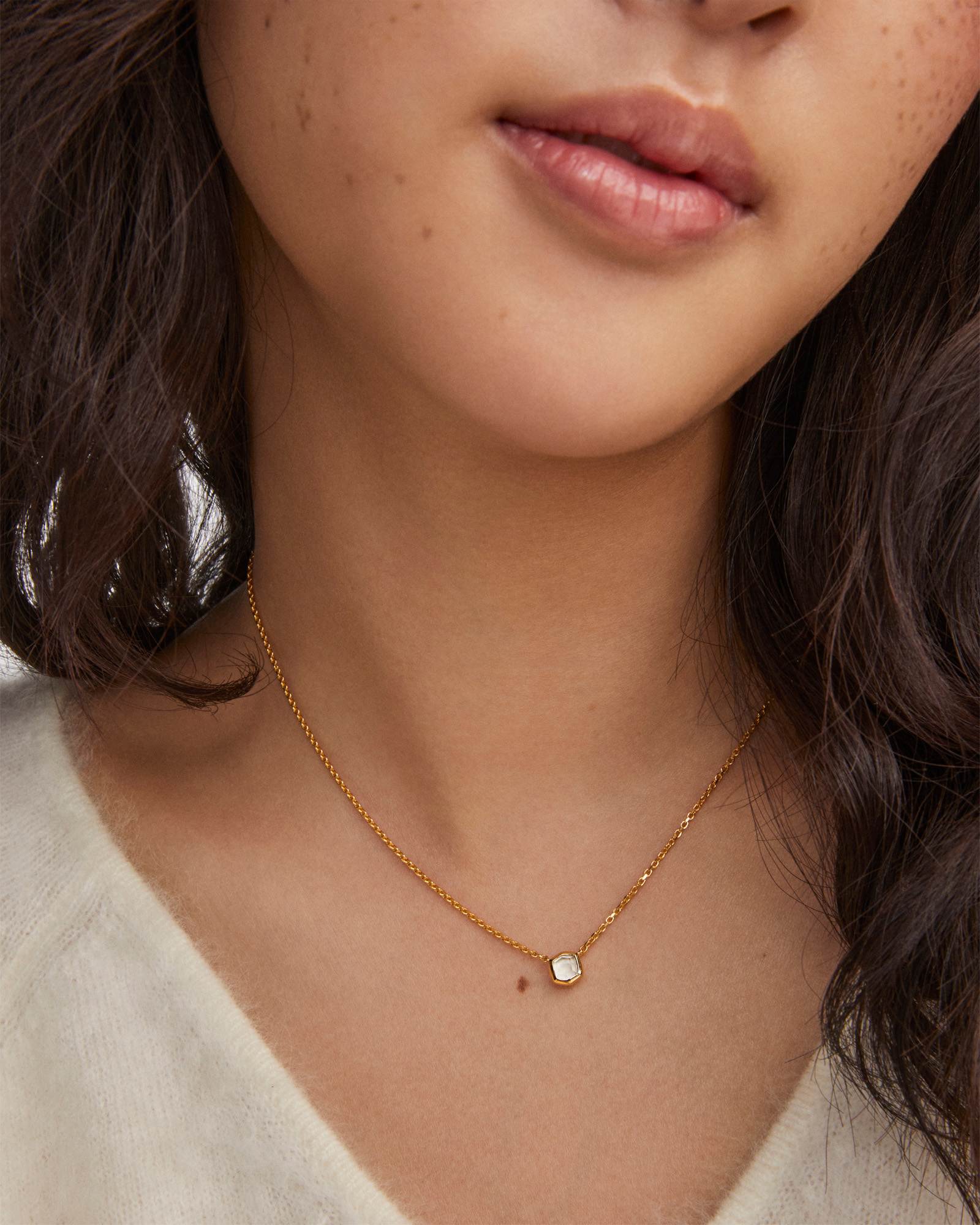 Kendra-Scott-Davie-Pendant-Necklace-Rock-Crystal-Gold-Vermeil-01