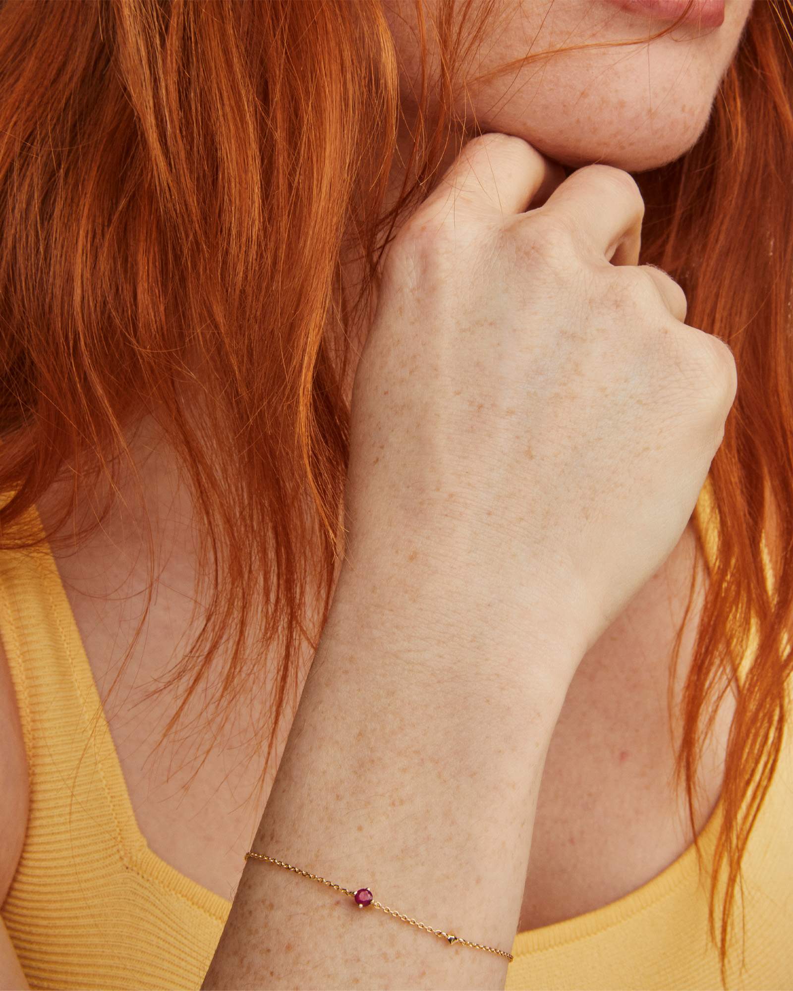 Kendra-Scott-Maisie-Delicate-Chain-Bracelet-Ruby-Gold-Vermeil-01