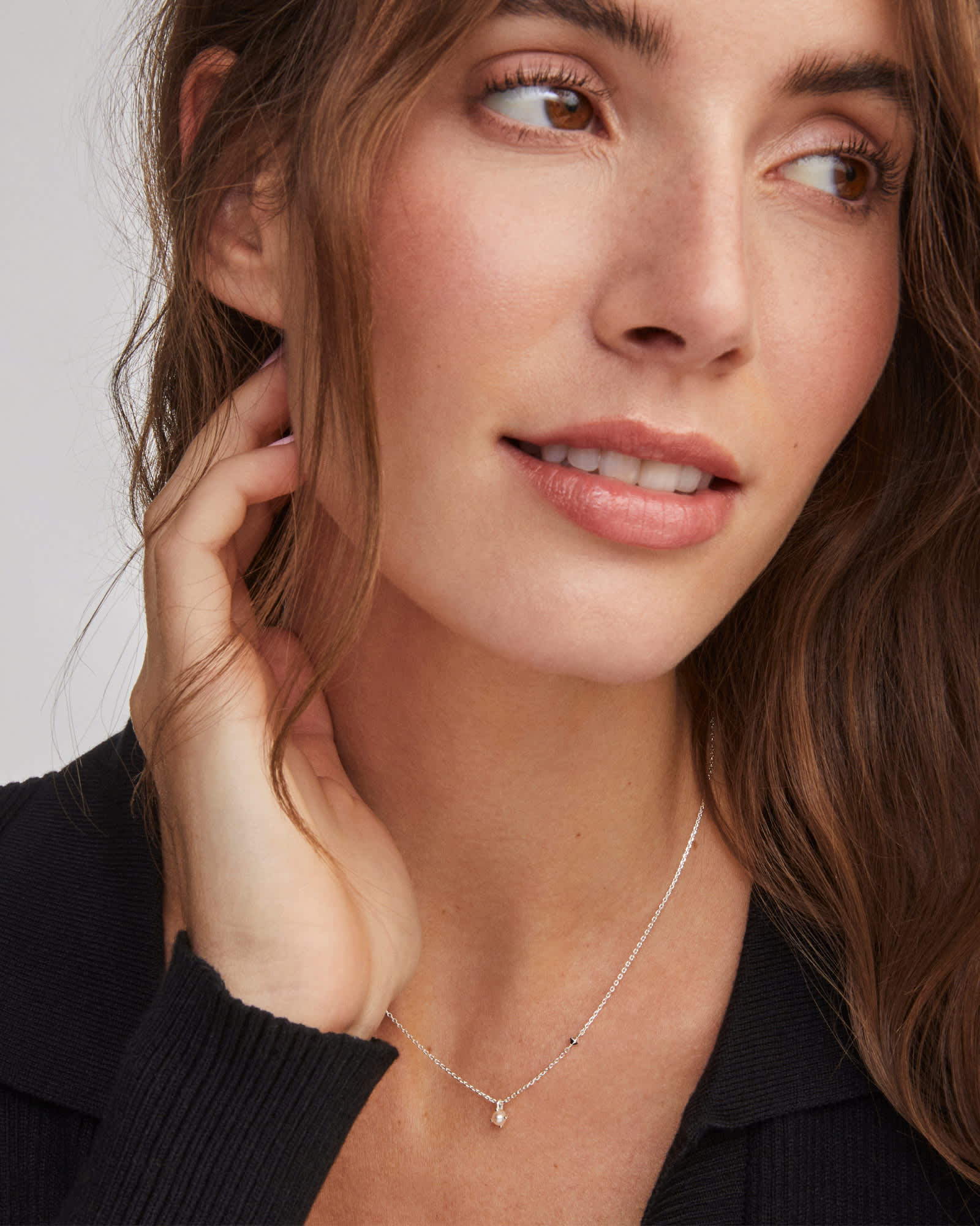 Kendra-Scott-Maisie-Pendant-Necklace-Freshwater-Cultured-Pearl-Sterling-Silver-00