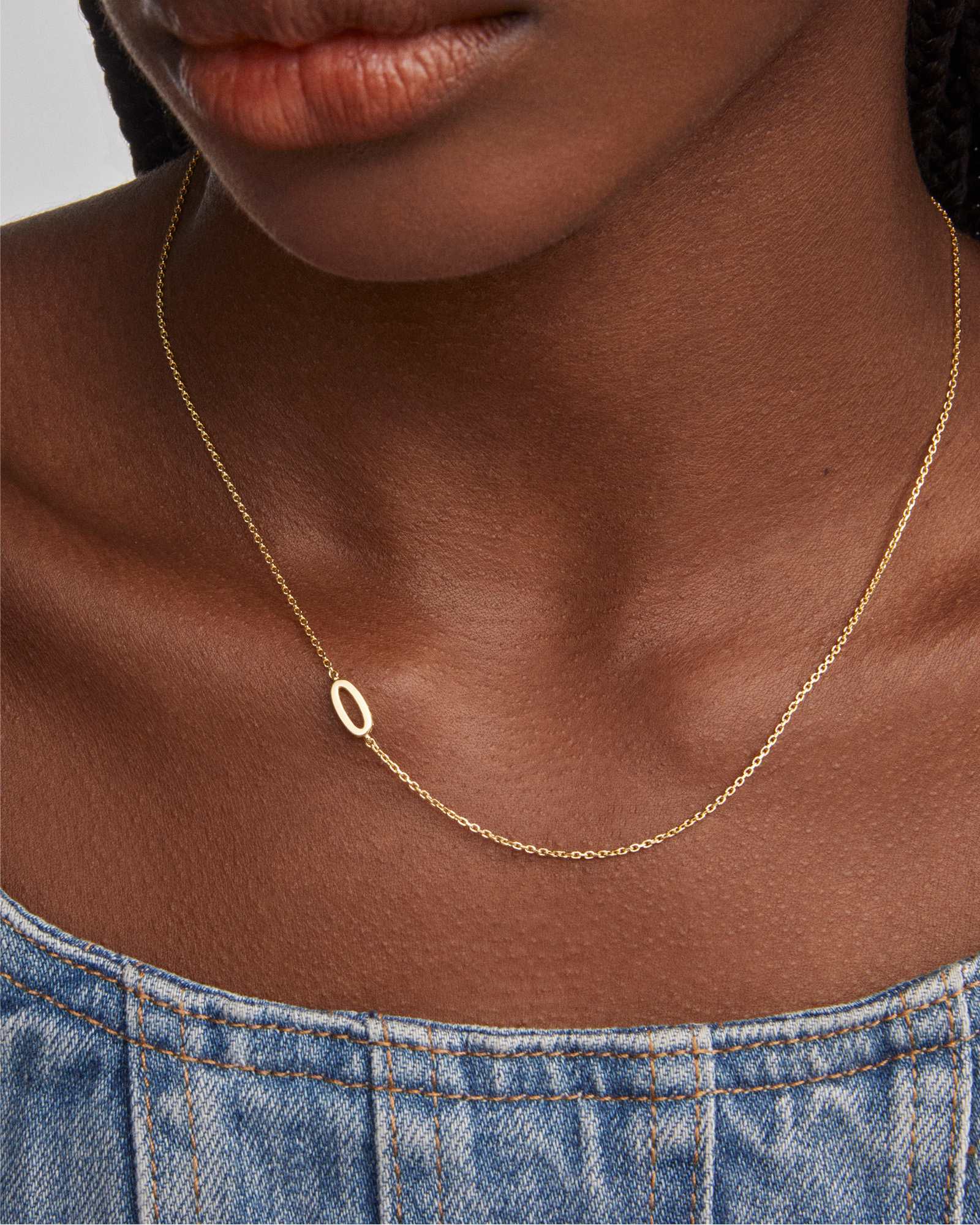Kendra-Scott-Letter-O-Inline-Initial-Necklace-Gold-Vermeil-01