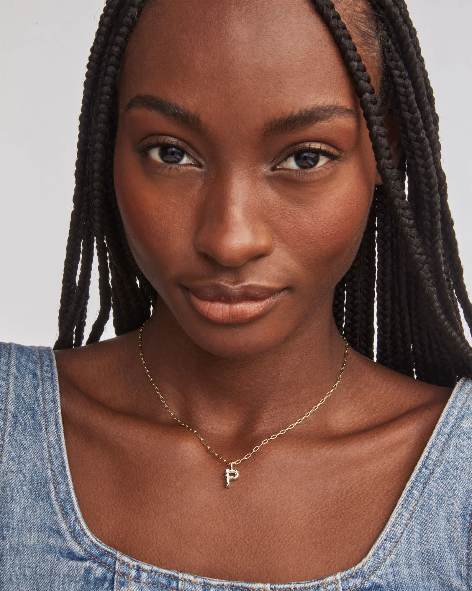 Kendra-Scott-Crystal-Letter-P-Pendant-Necklace-White-Crystal-Gold-00