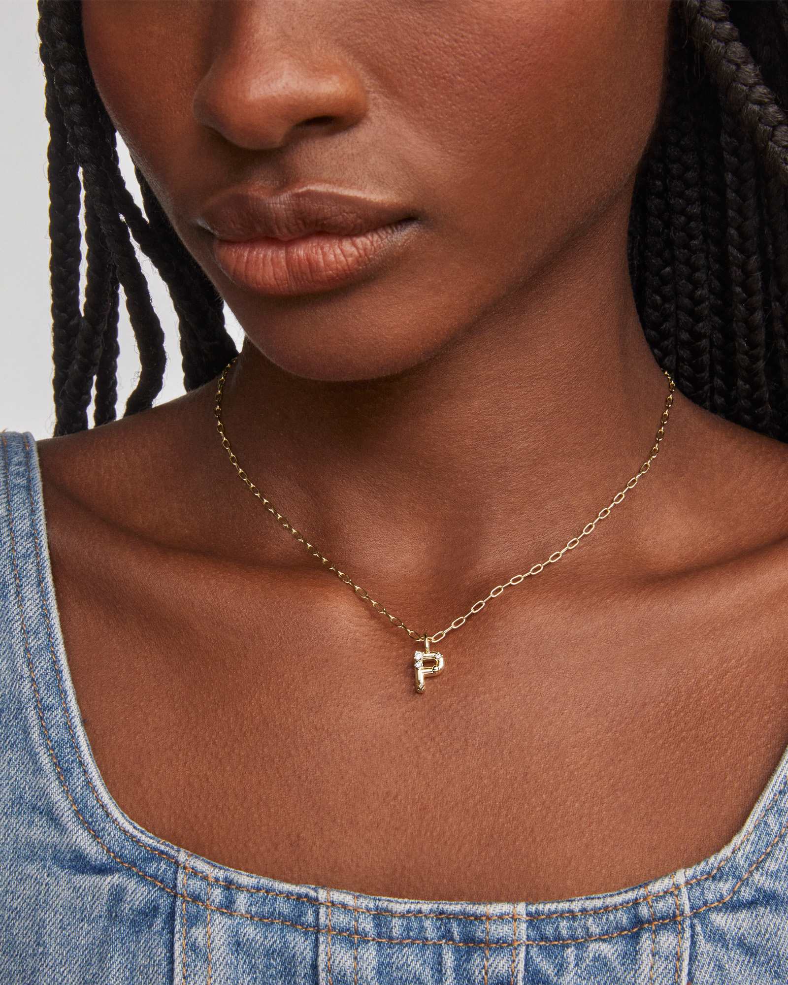 Kendra-Scott-Crystal-Letter-P-Pendant-Necklace-White-Crystal-Gold-01