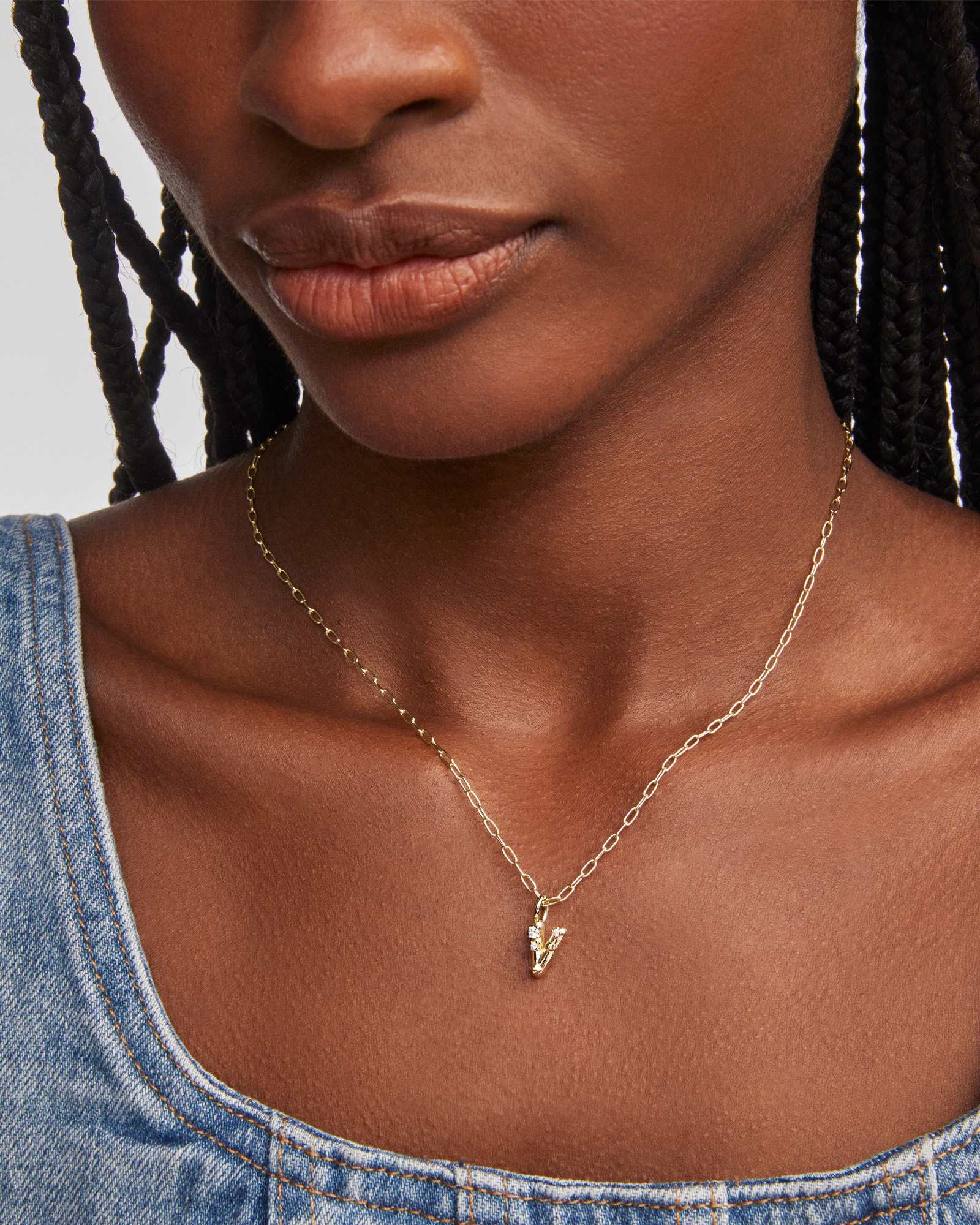 Kendra-Scott-Crystal-Letter-V-Pendant-Necklace-White-Crystal-Gold-01