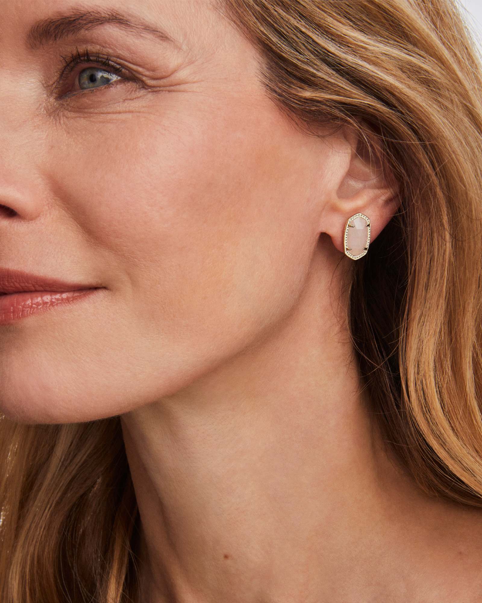 Kendra-Scott-Ellie-Stud-Earrings-Rose-Quartz-Gold-01