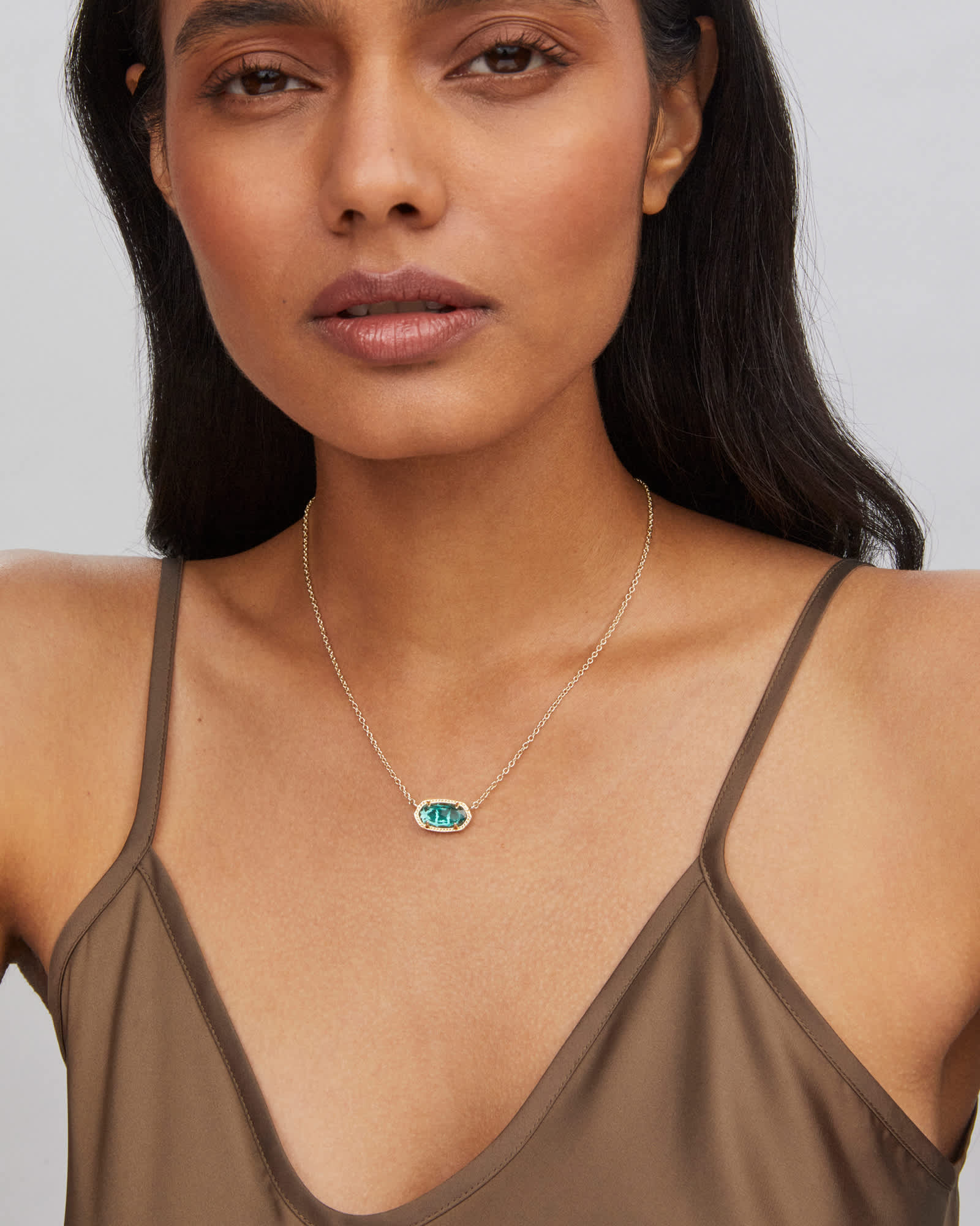 Kendra-Scott-Elisa-Pendant-Necklace-London-Blue-Glass-Gold-01