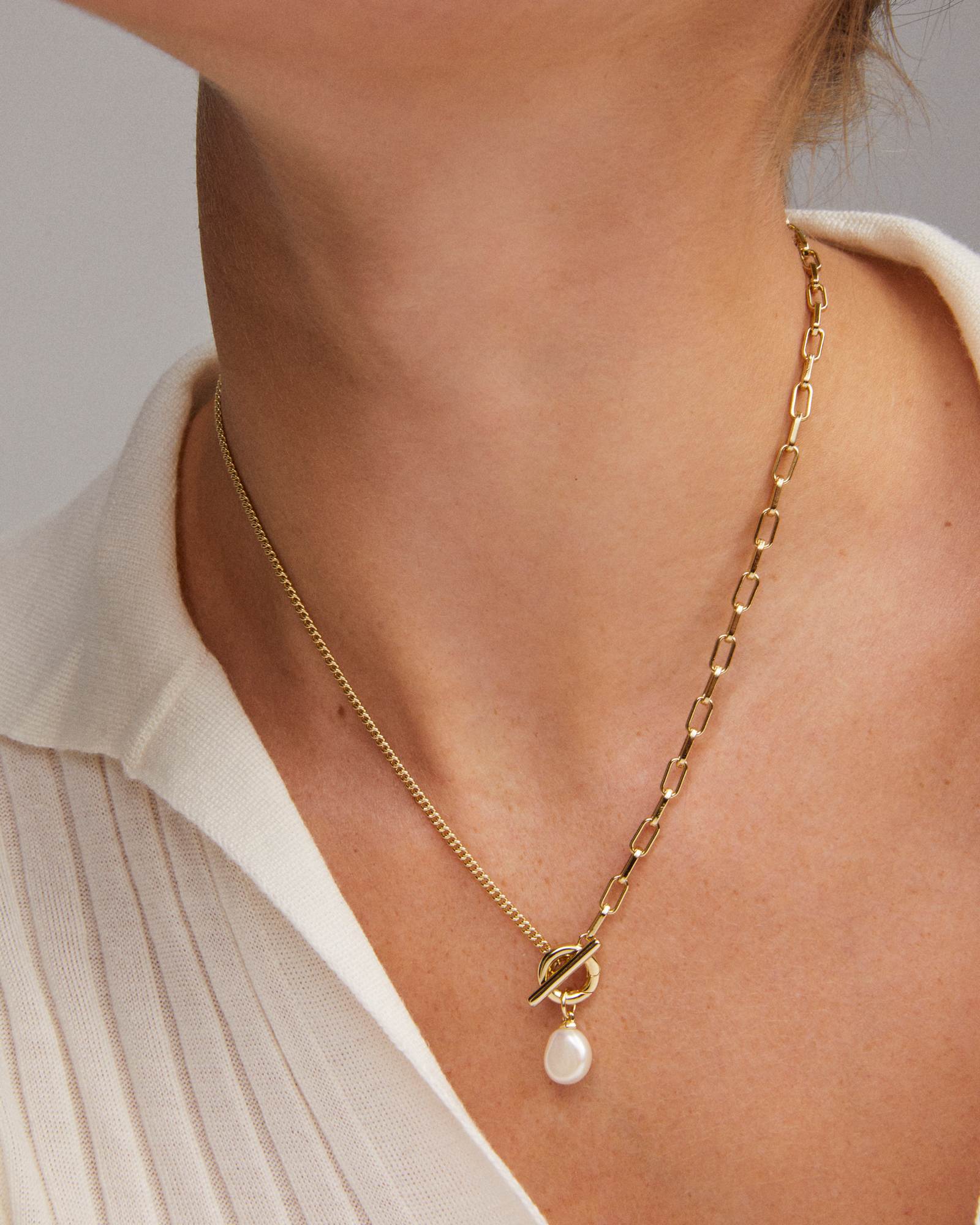 Kendra-Scott-Leighton-Convertible-Chain-Necklace-White-Pearl-Gold-01