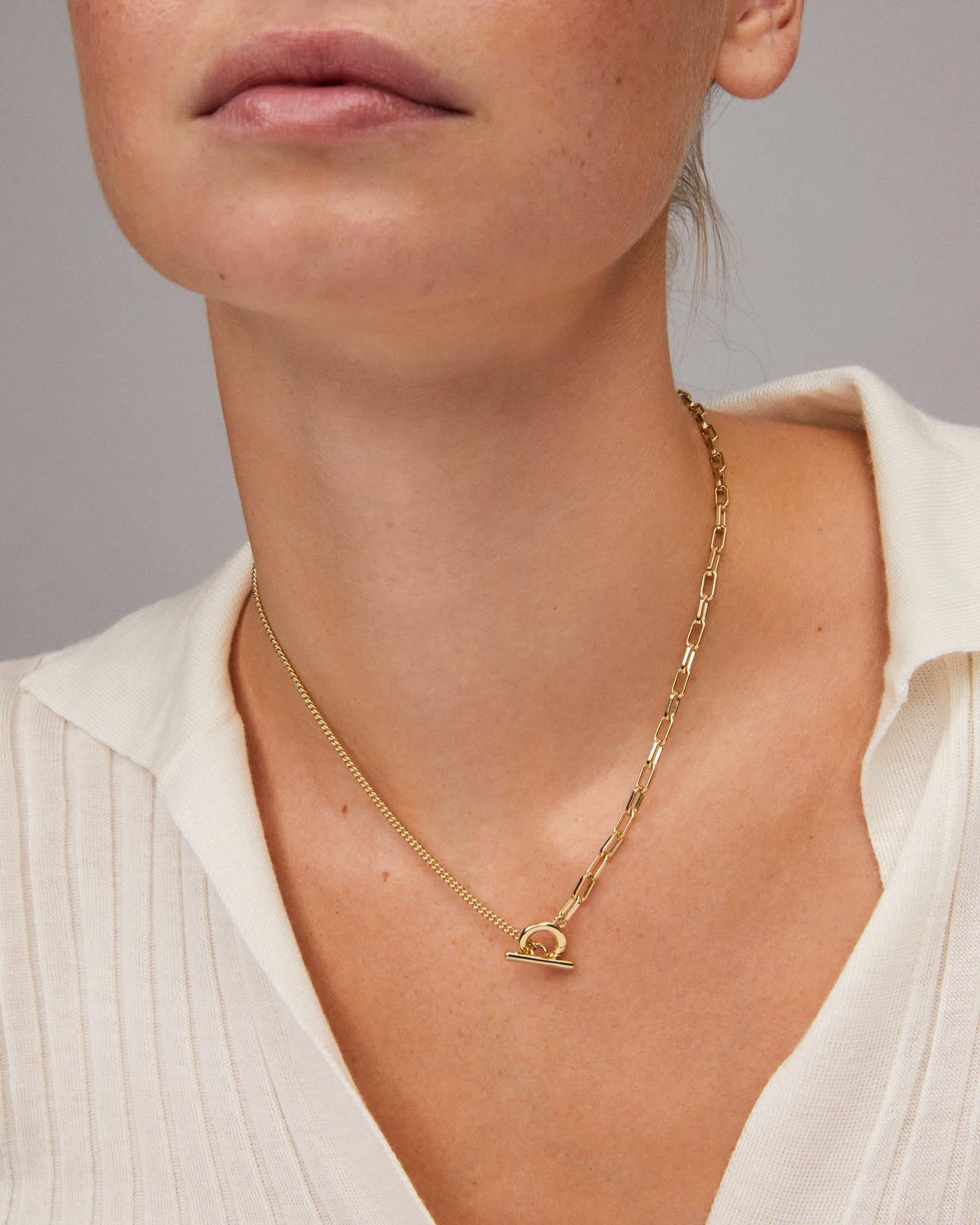 Kendra-Scott-Leighton-Convertible-Chain-Necklace-White-Pearl-Gold-02