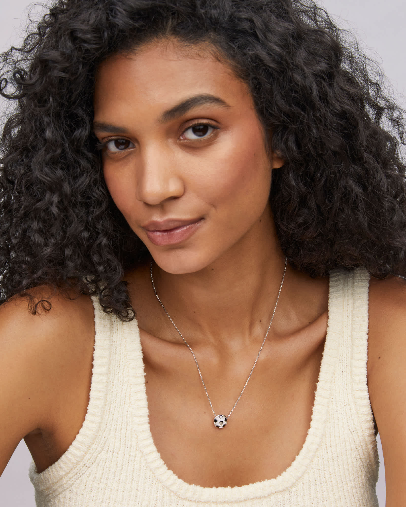 Kendra-Scott-Soccer-Short-Pendant-Necklace-Ivory-Mother-Of-Pearl-Silver-03