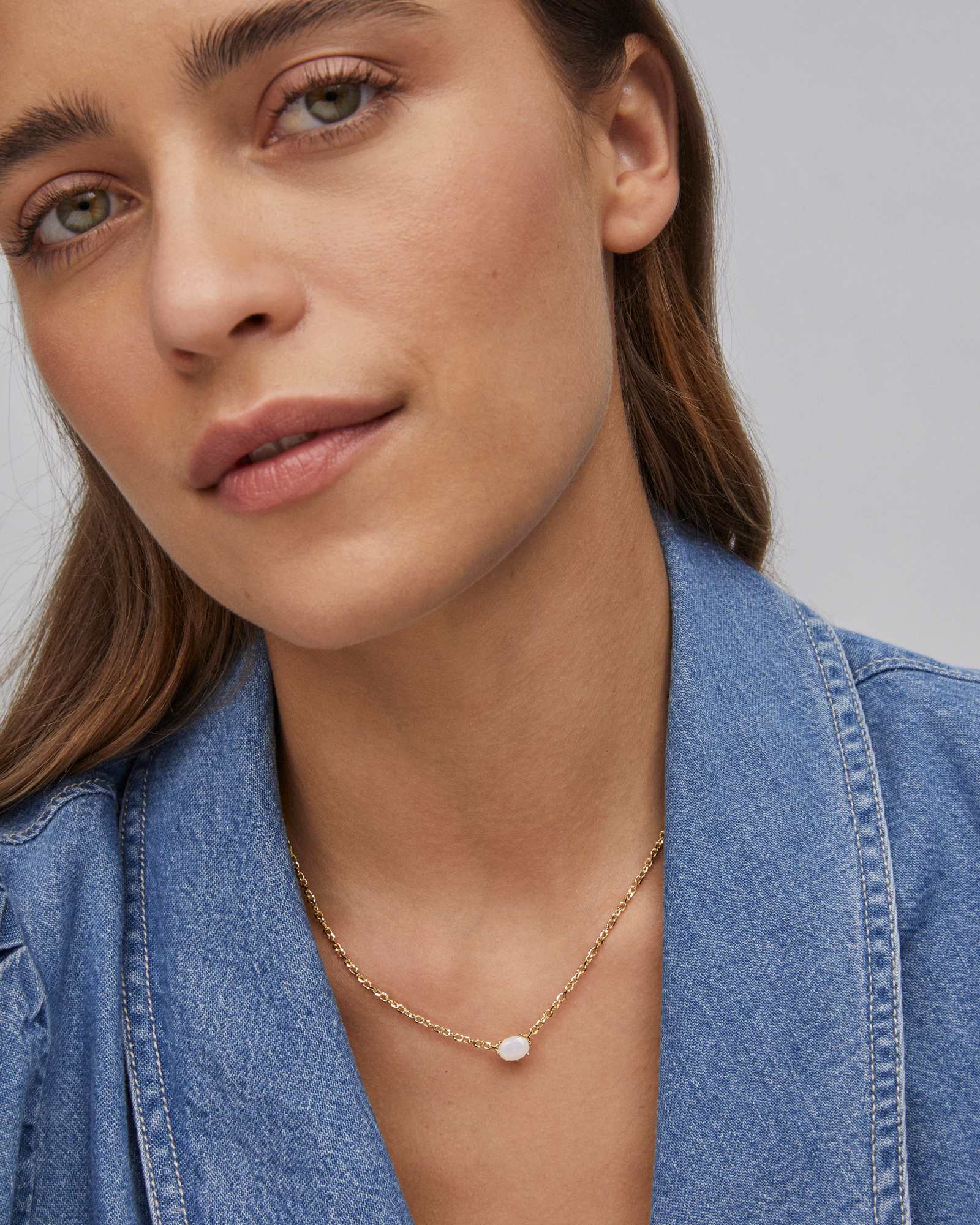 Kendra-Scott-Cailin-Pendant-Necklace-Champagne-Opal-Crystal-Gold-00