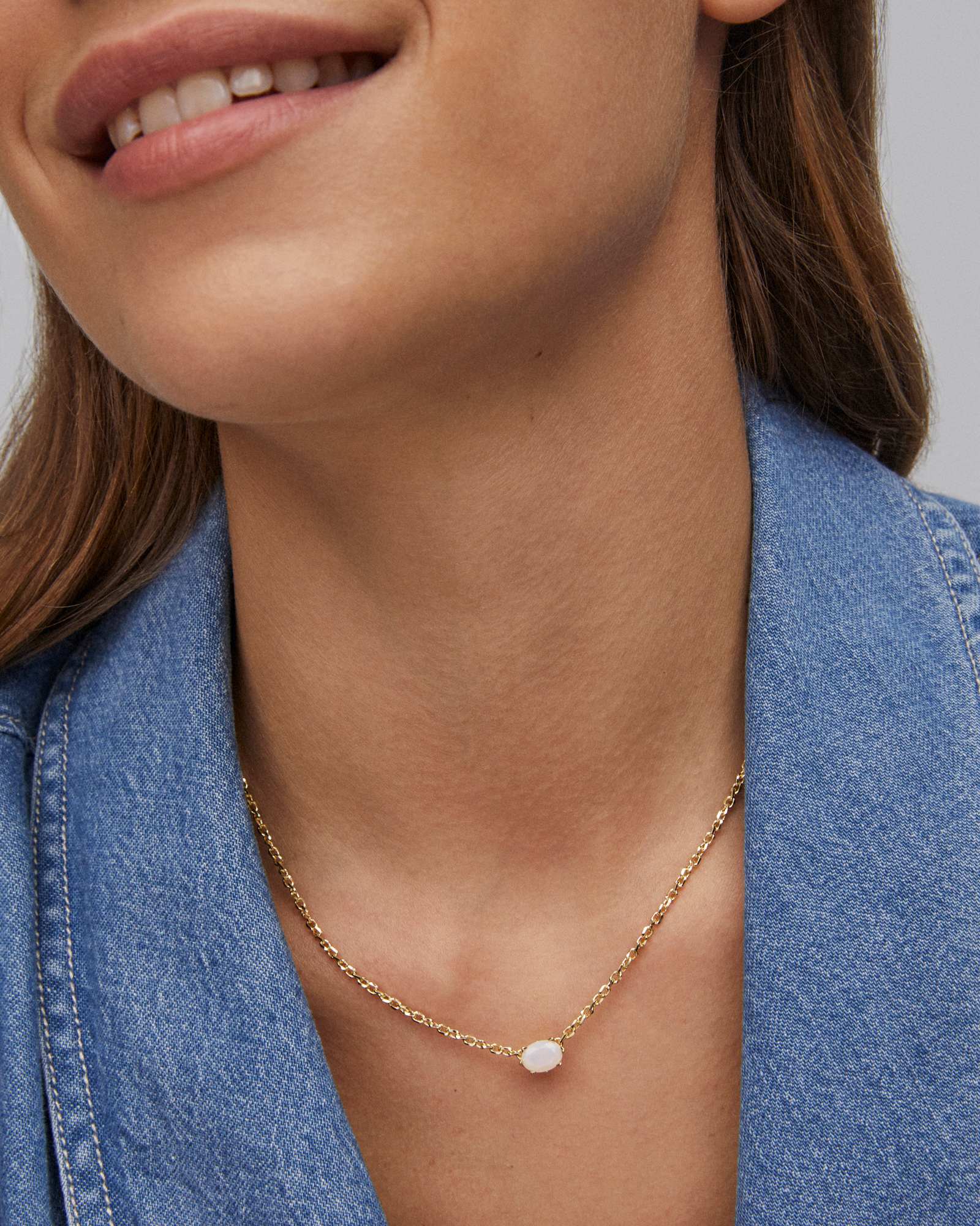 Kendra-Scott-Cailin-Pendant-Necklace-Champagne-Opal-Crystal-Gold-01