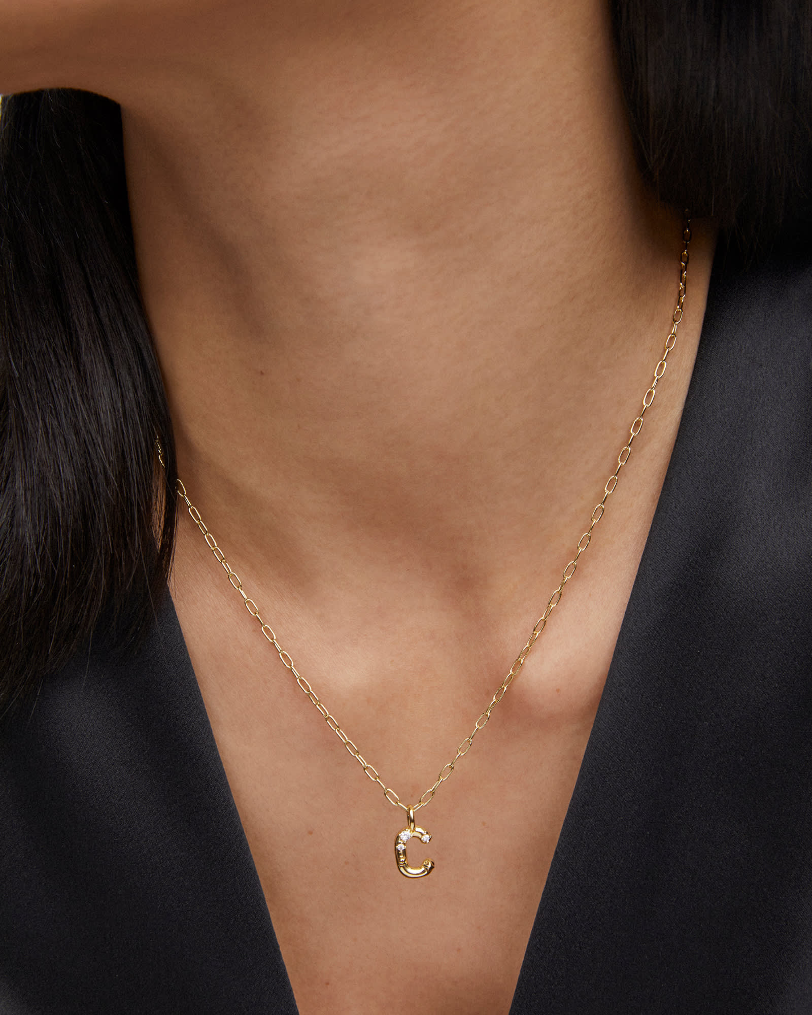 Kendra-Scott-Crystal-Letter-C-Pendant-Necklace-White-Crystal-Gold-01